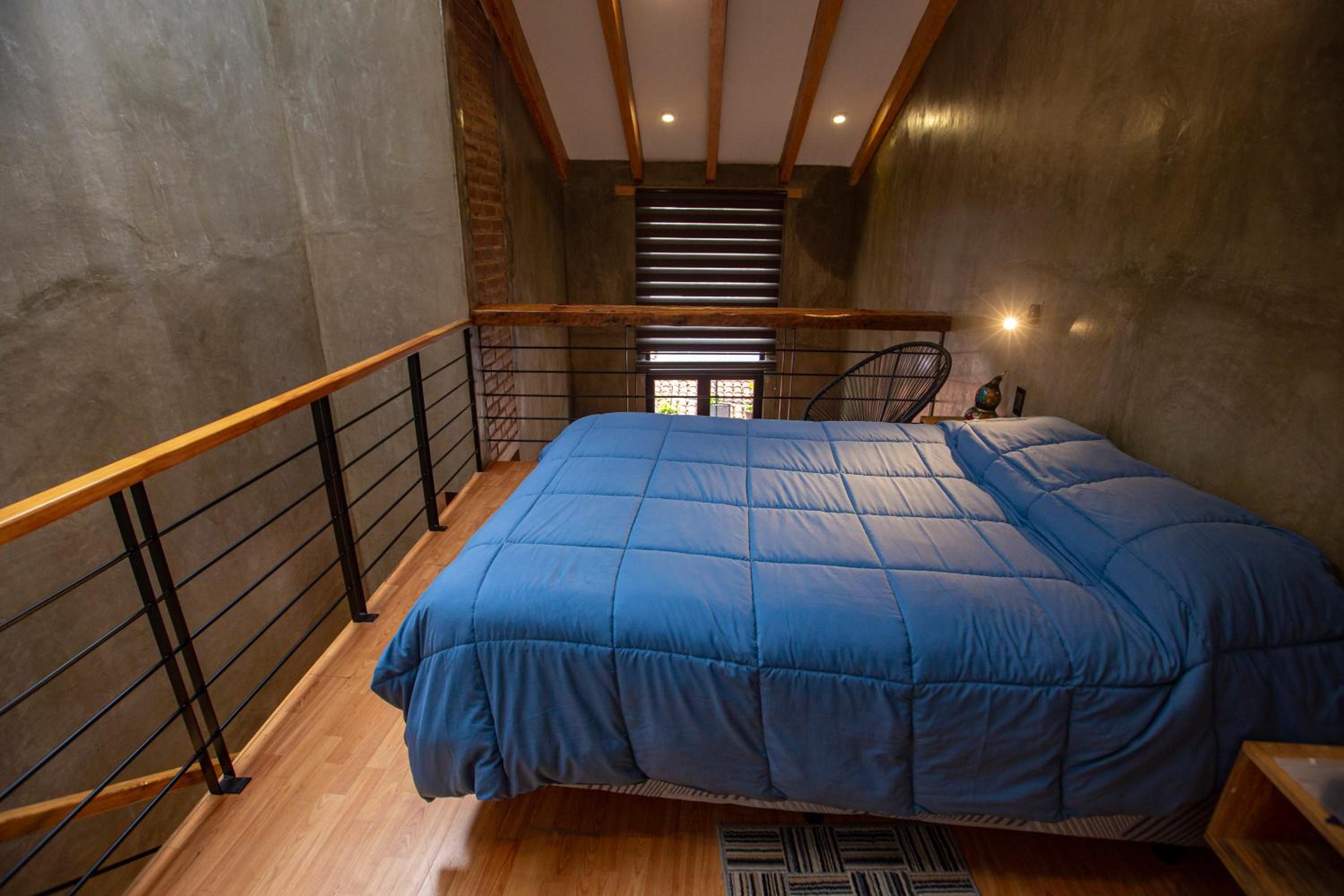 Apartment with Terrace - Photo 4