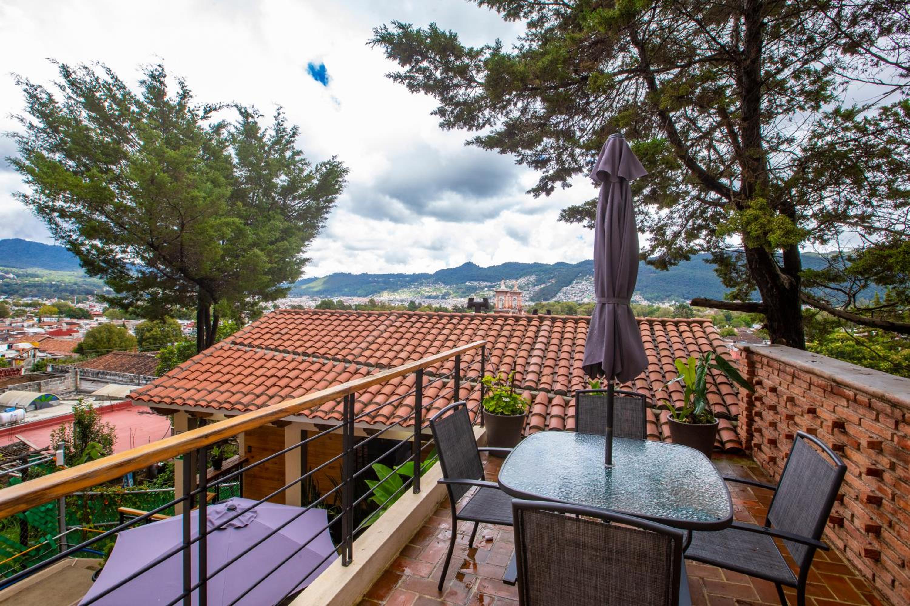 Apartment with Terrace - Photo 18