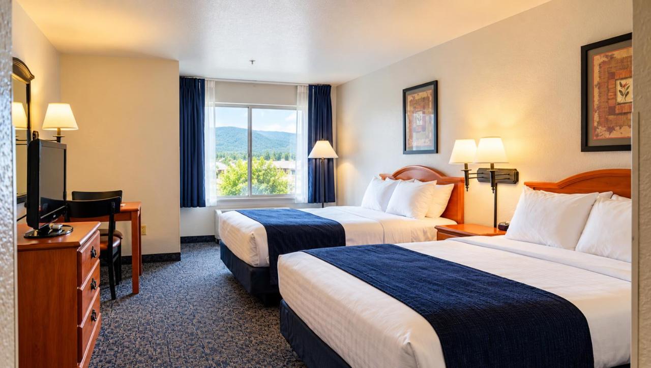 Quadruple room with mountain view