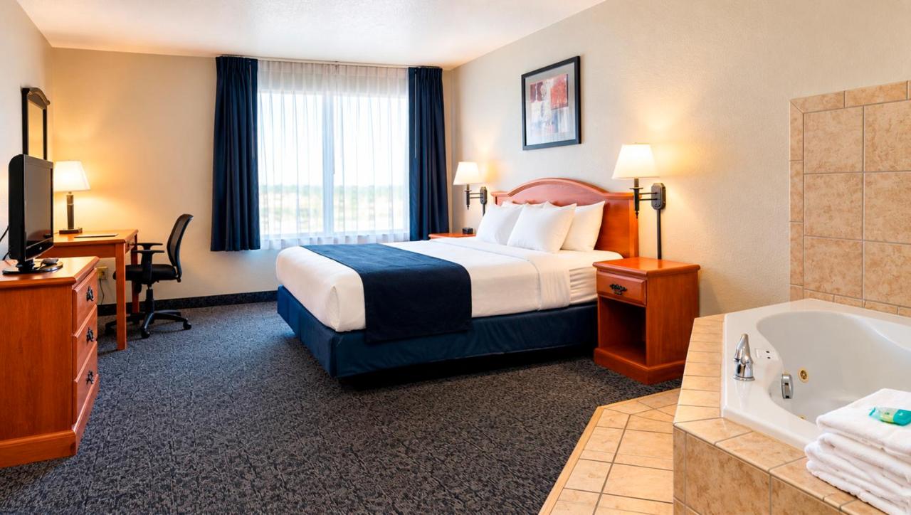 King room with spa bath