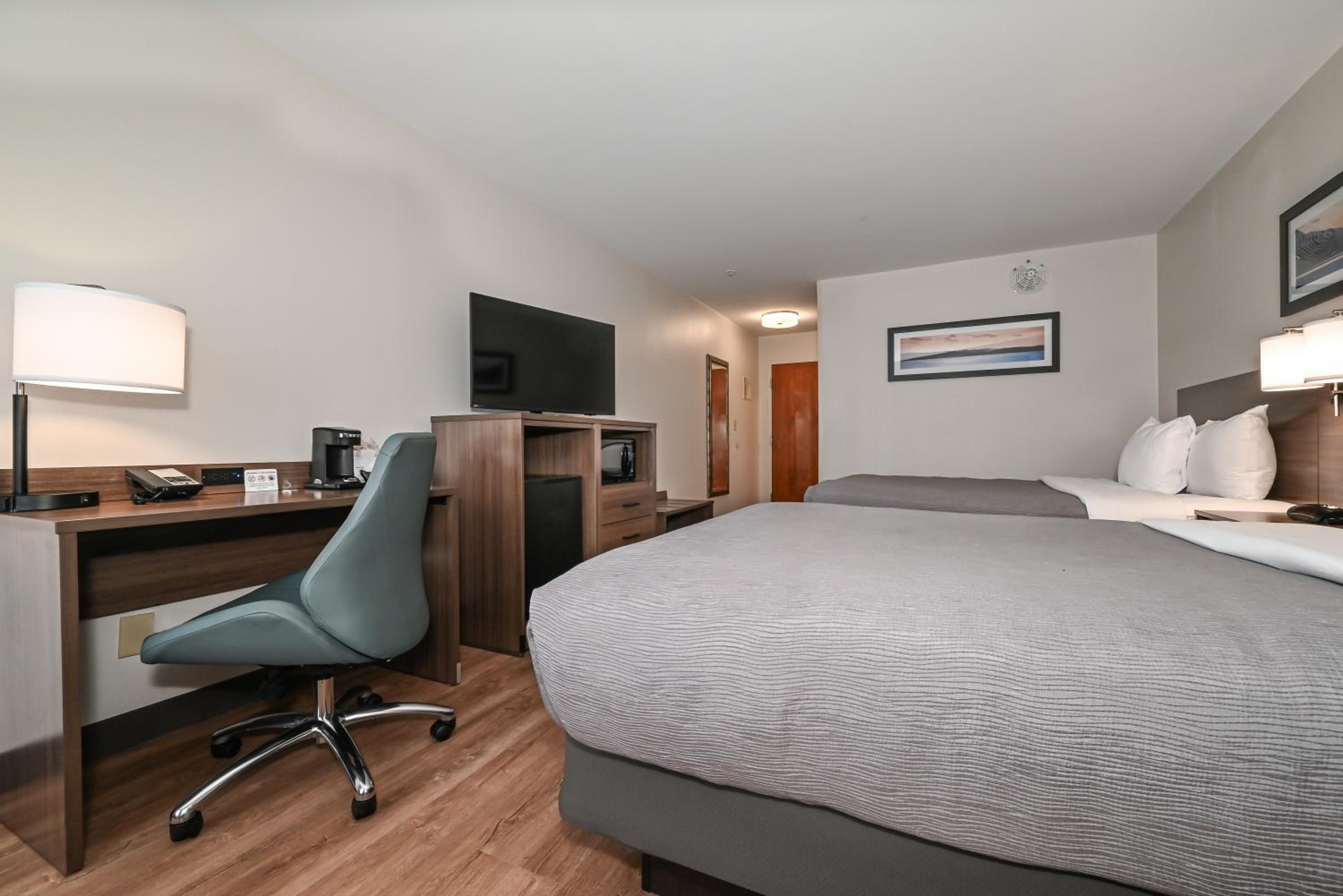 Double Room with Two Double Beds - Photo 5