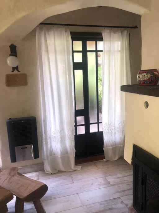 Five-Bedroom House photo 1