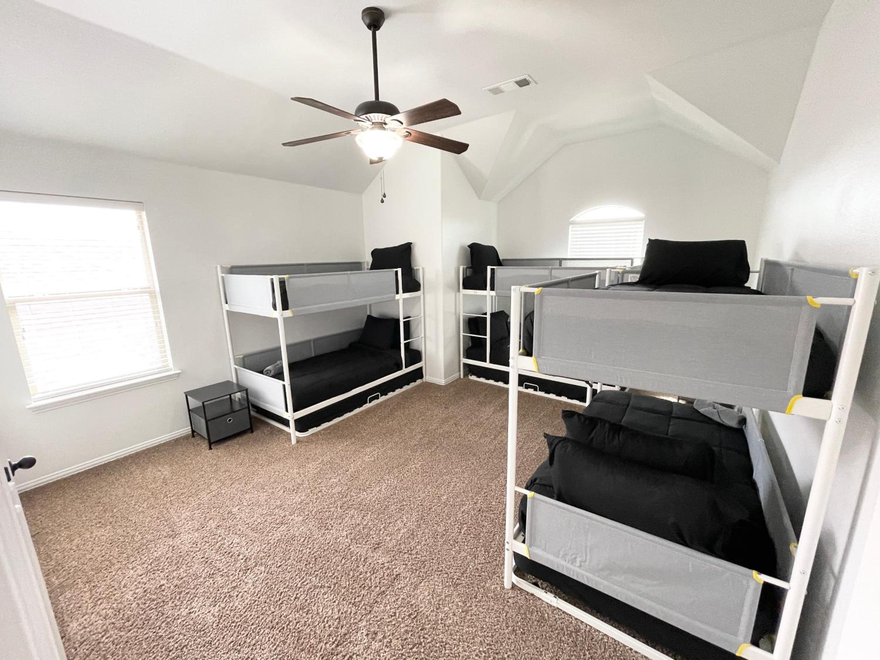 Four-Bedroom House photo 3