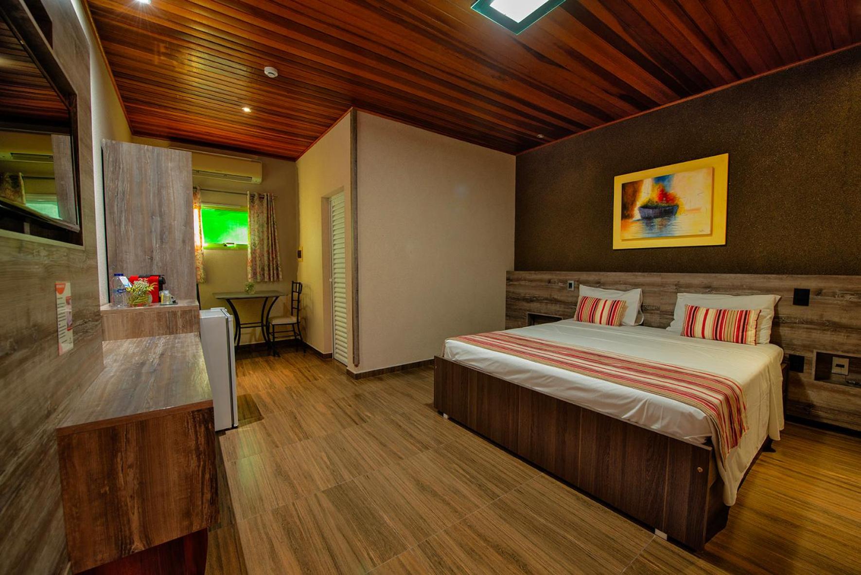 Deluxe Family Suite photo 3