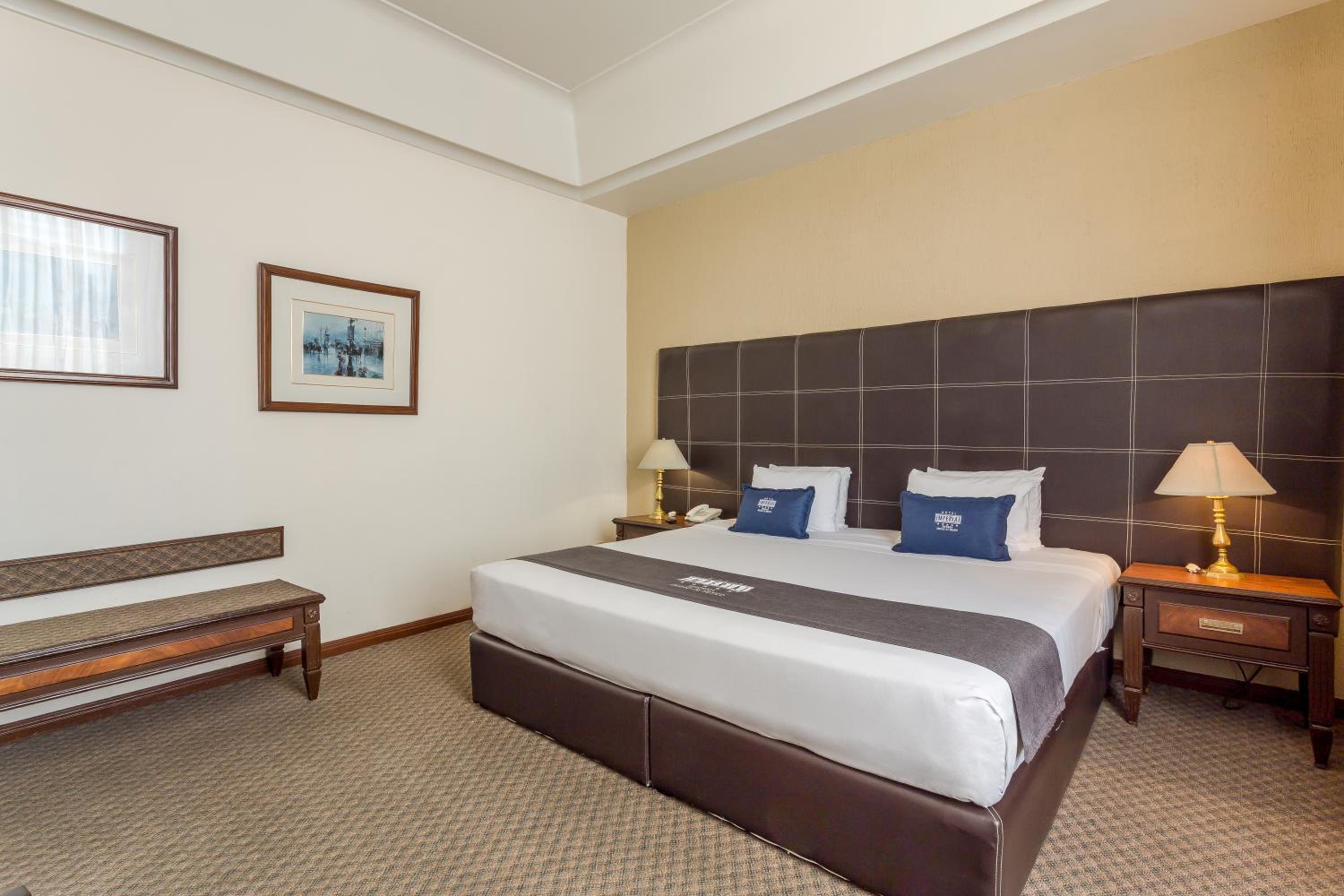 Standard King Room photo 1