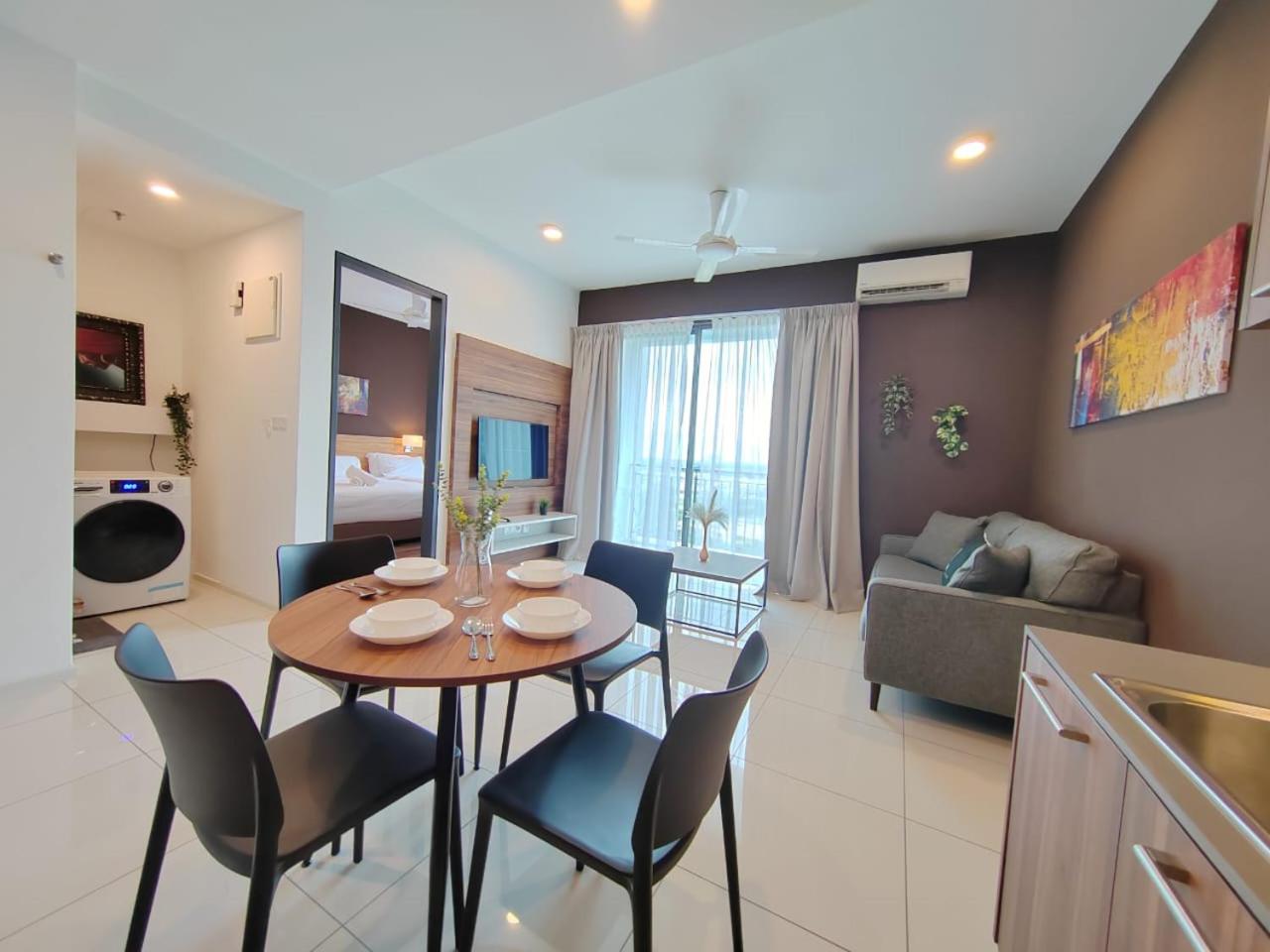 Studio with Balcony - Photo 7