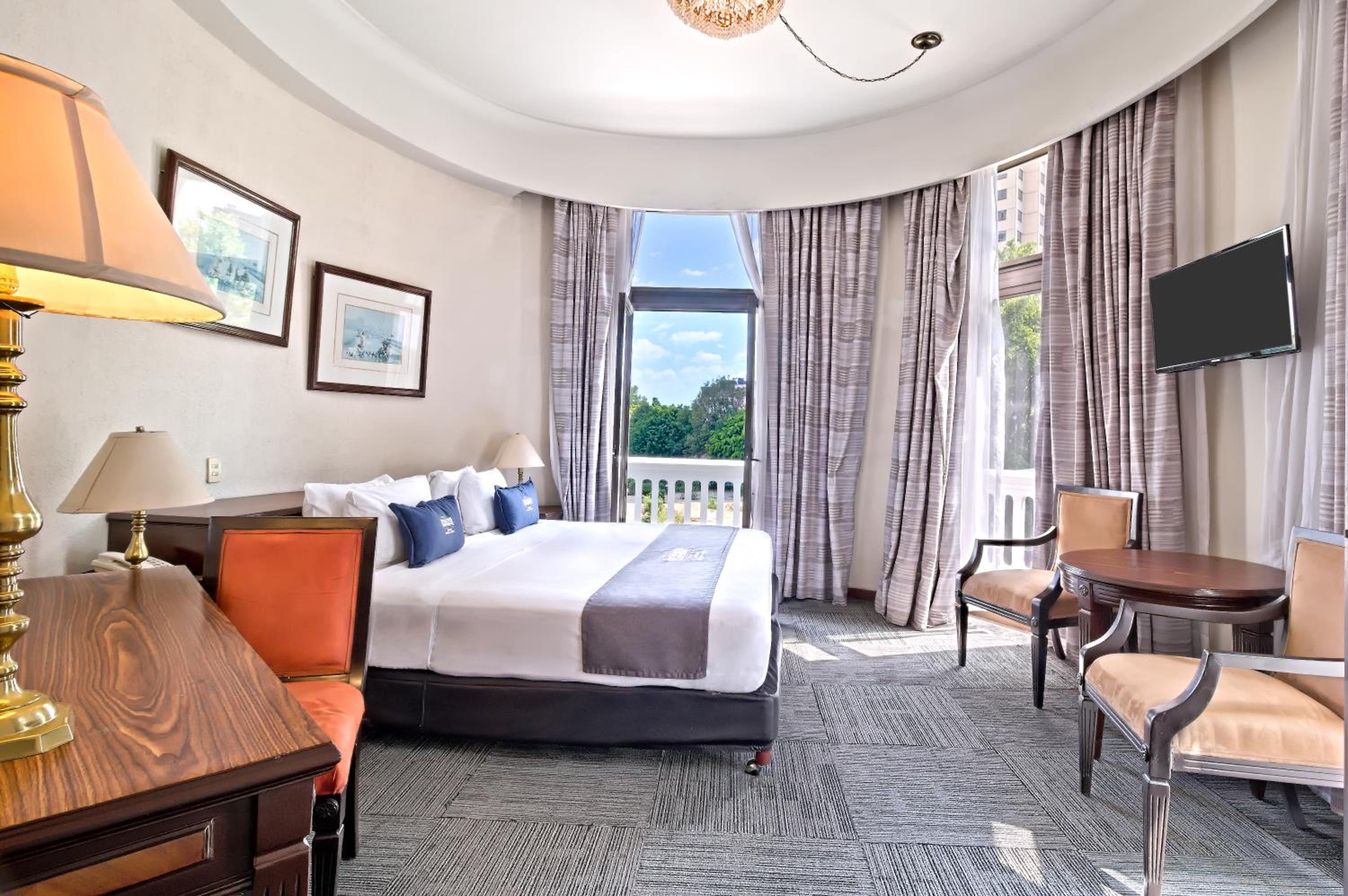 Superior Suite - Photo 1