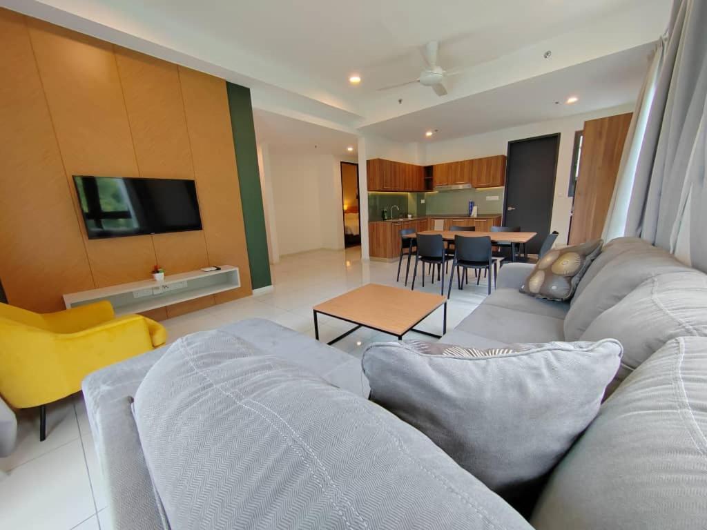 Three-Bedroom Apartment - Photo 9