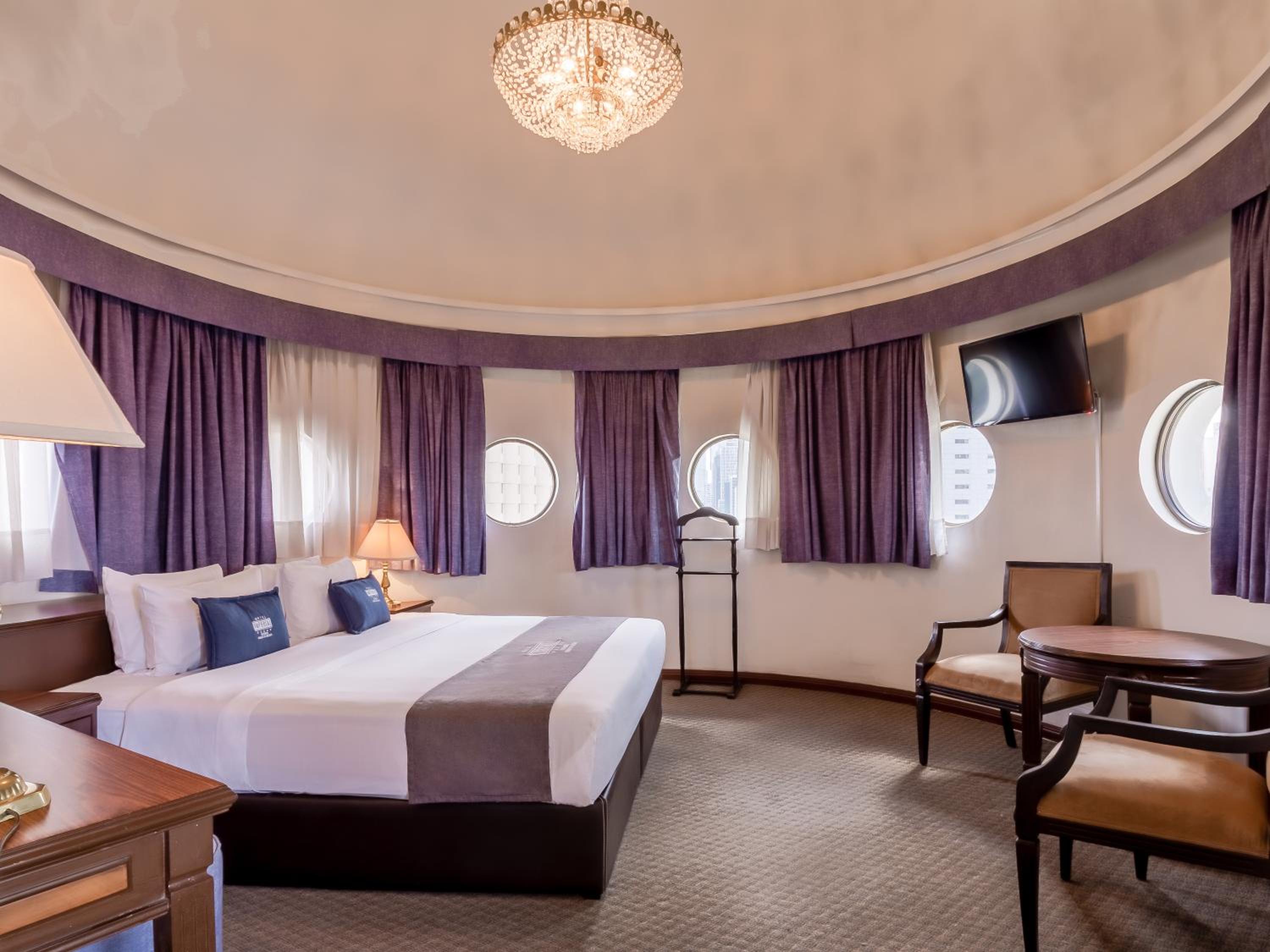 Superior Suite - Photo 15