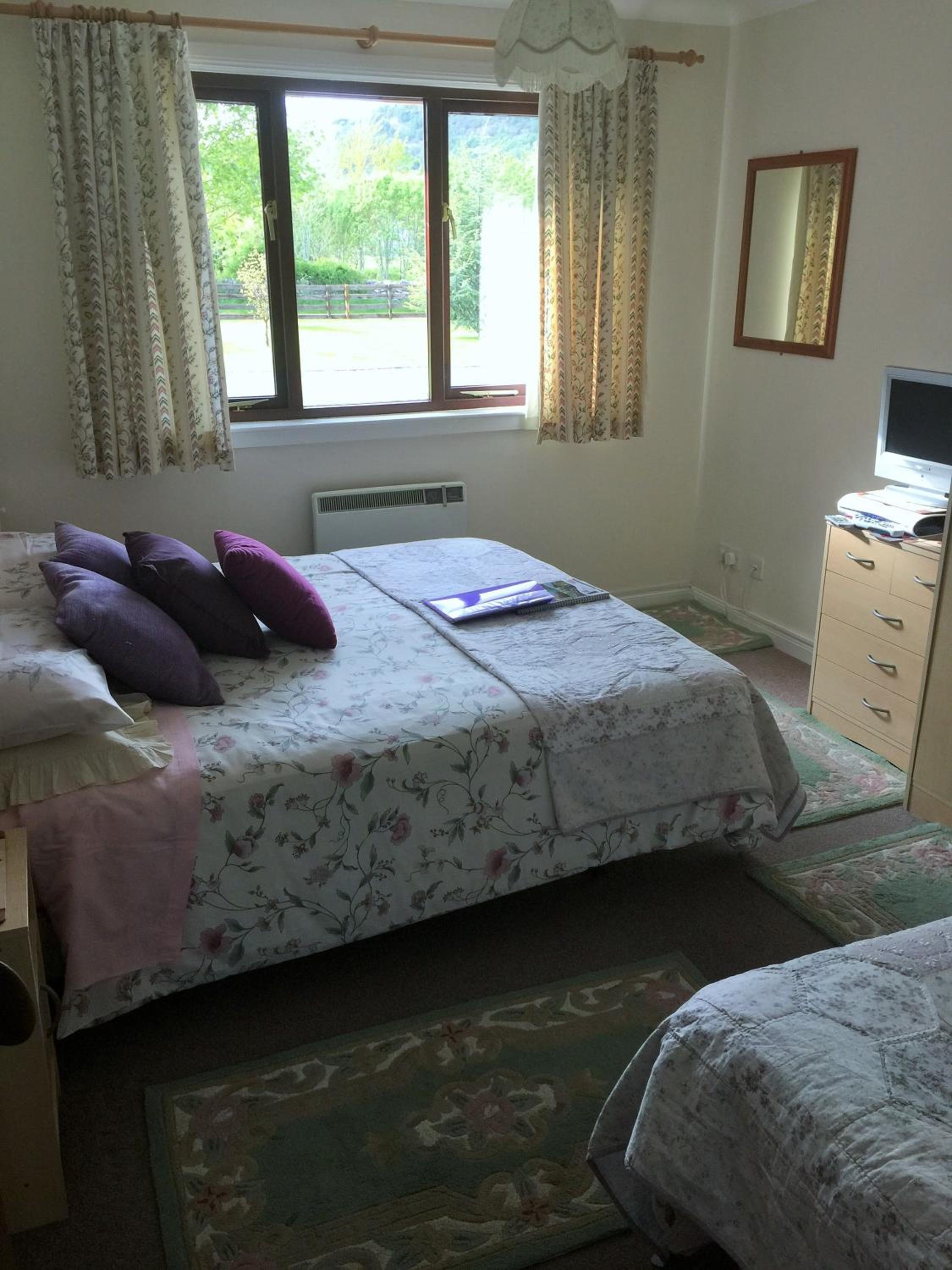 Triple, Double/Twin Room with Private External Bathroom photo 1