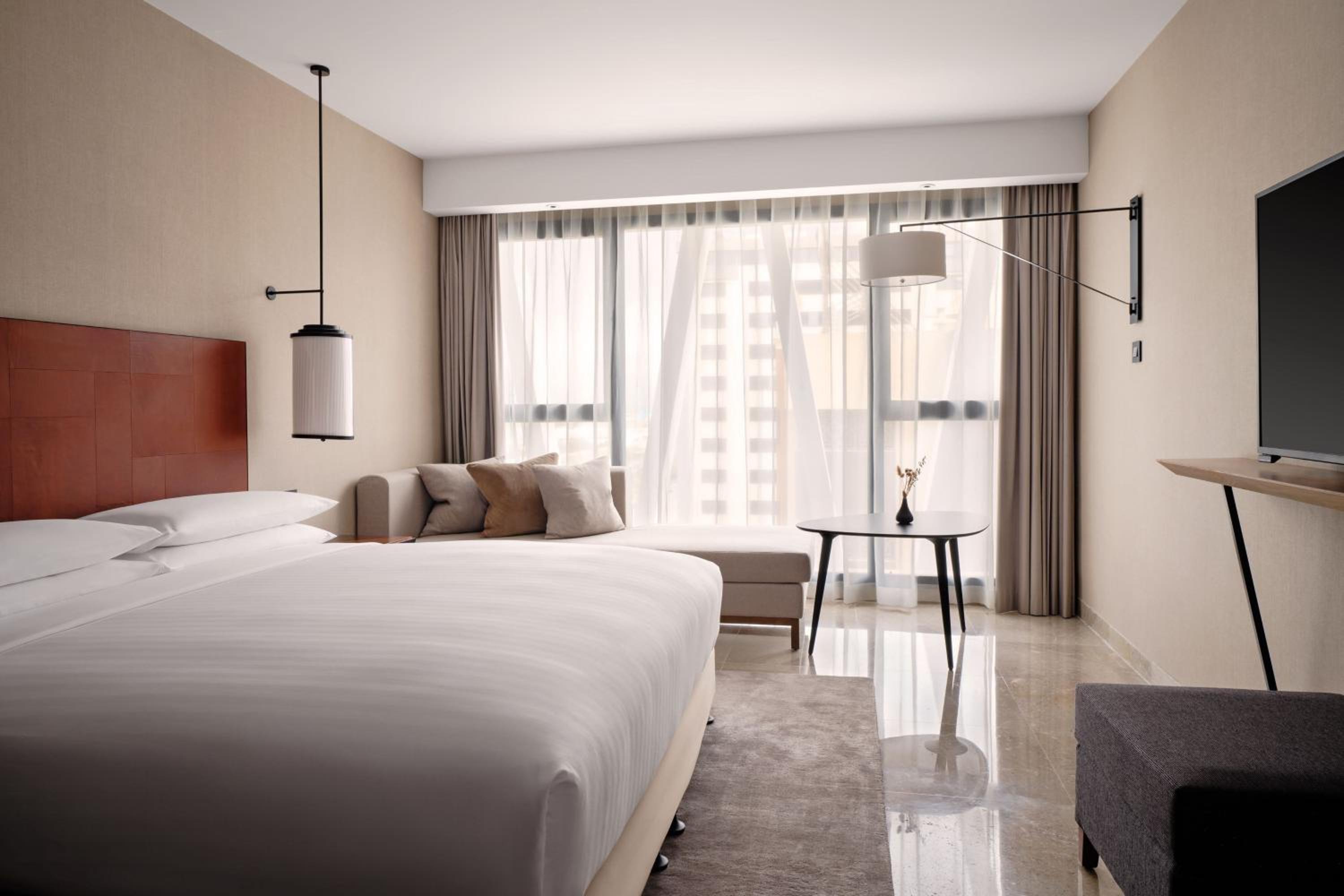Deluxe King Room - Photo 3