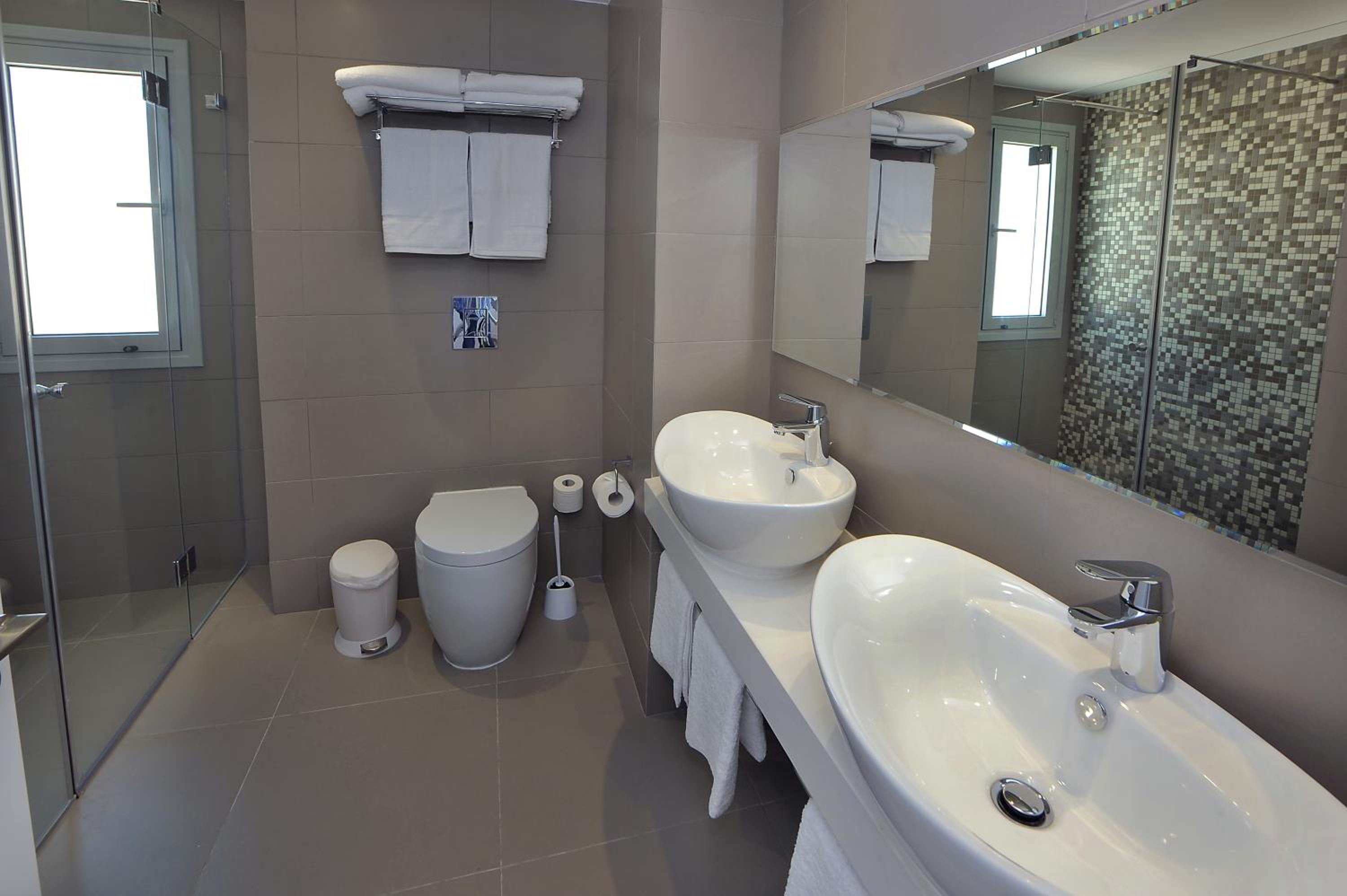 Family Suite (2 Adults + 2 Children) photo 3