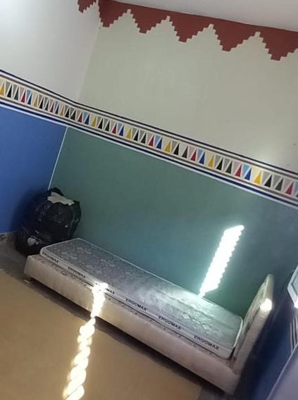 Small Single Room photo 2