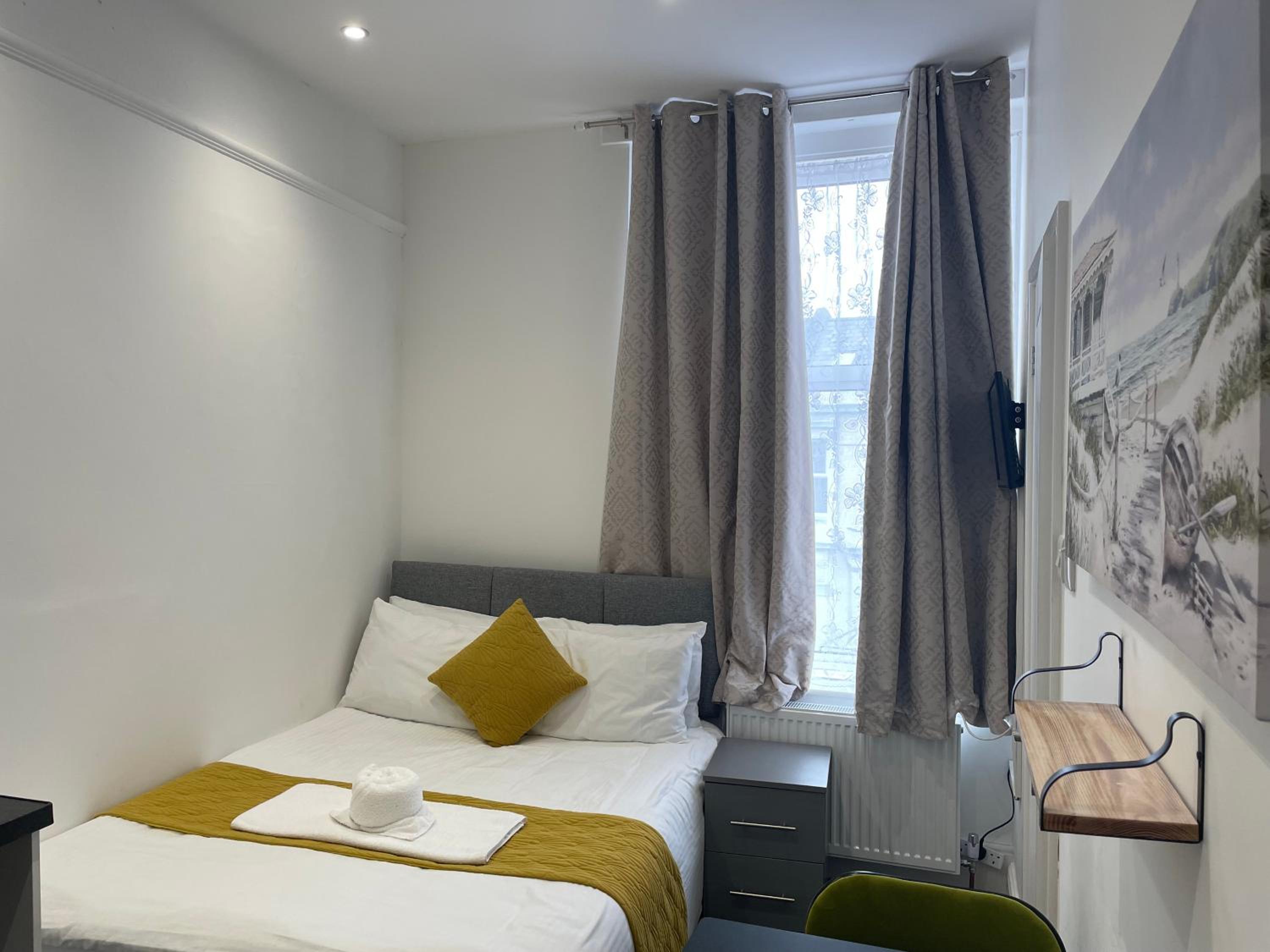 Deluxe Double Room - Photo 7