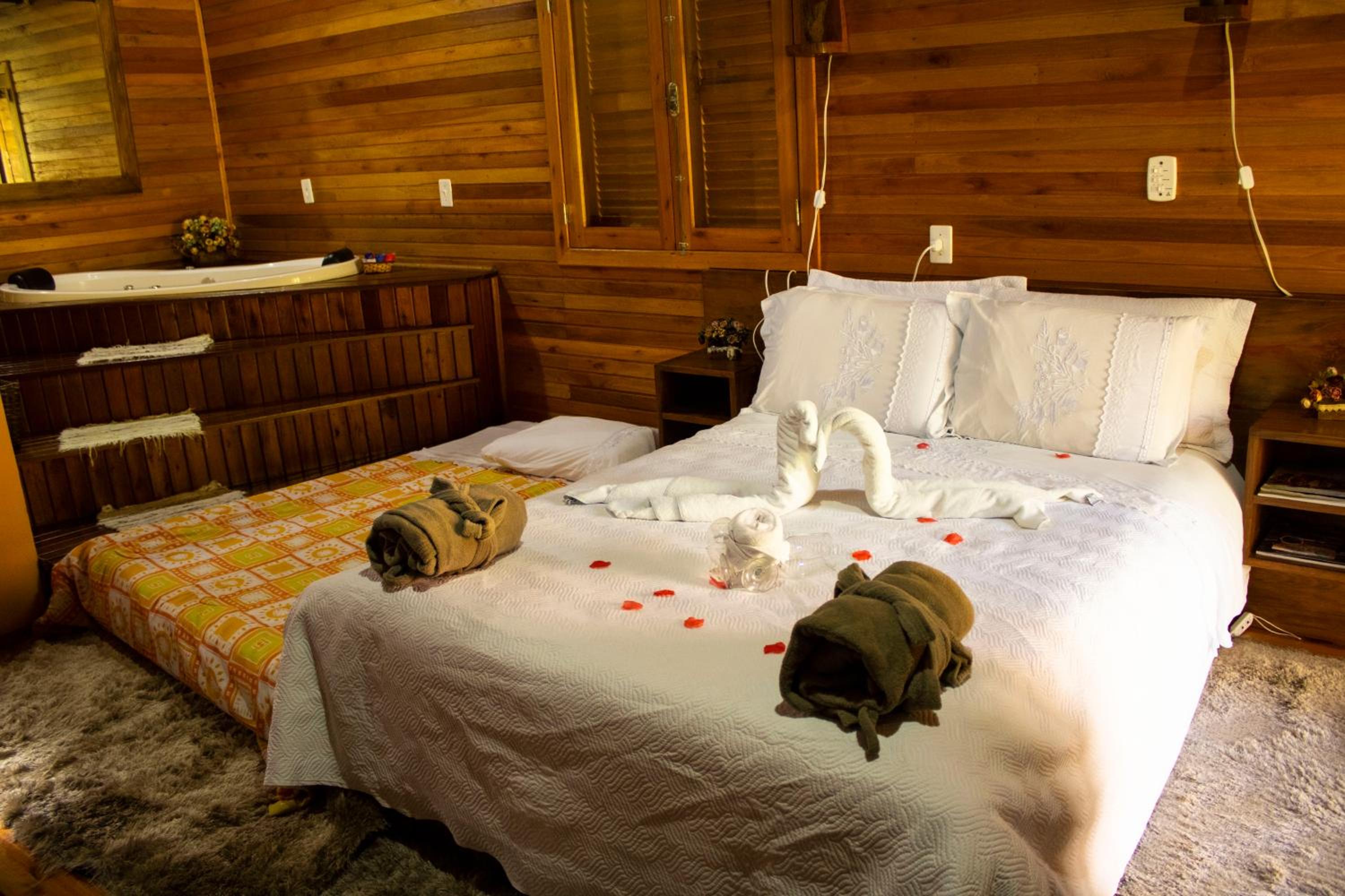 Superior Suite - Photo 9