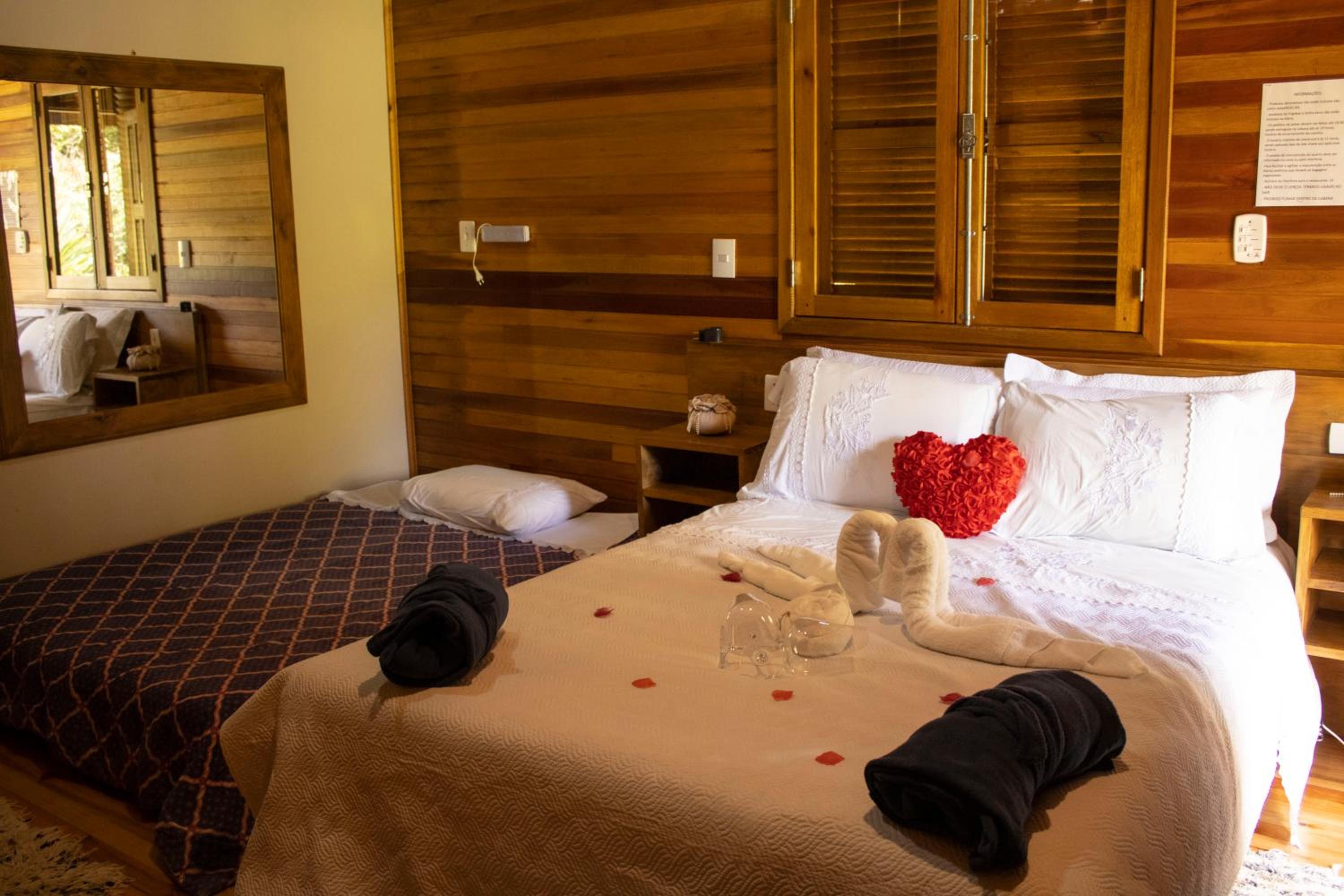 Deluxe Suite with Spa Bath - Photo 9