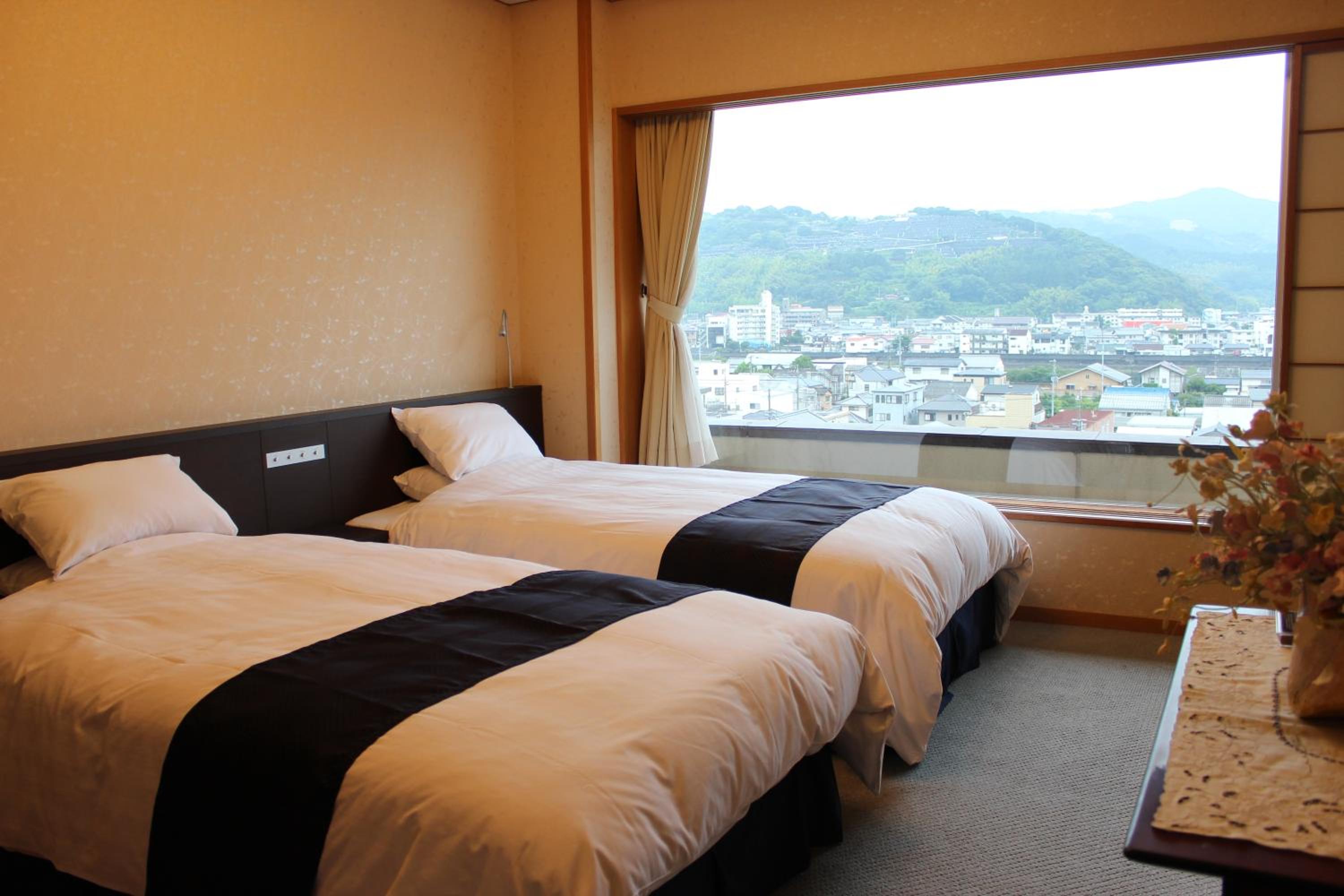 Deluxe Twin Room photo 3