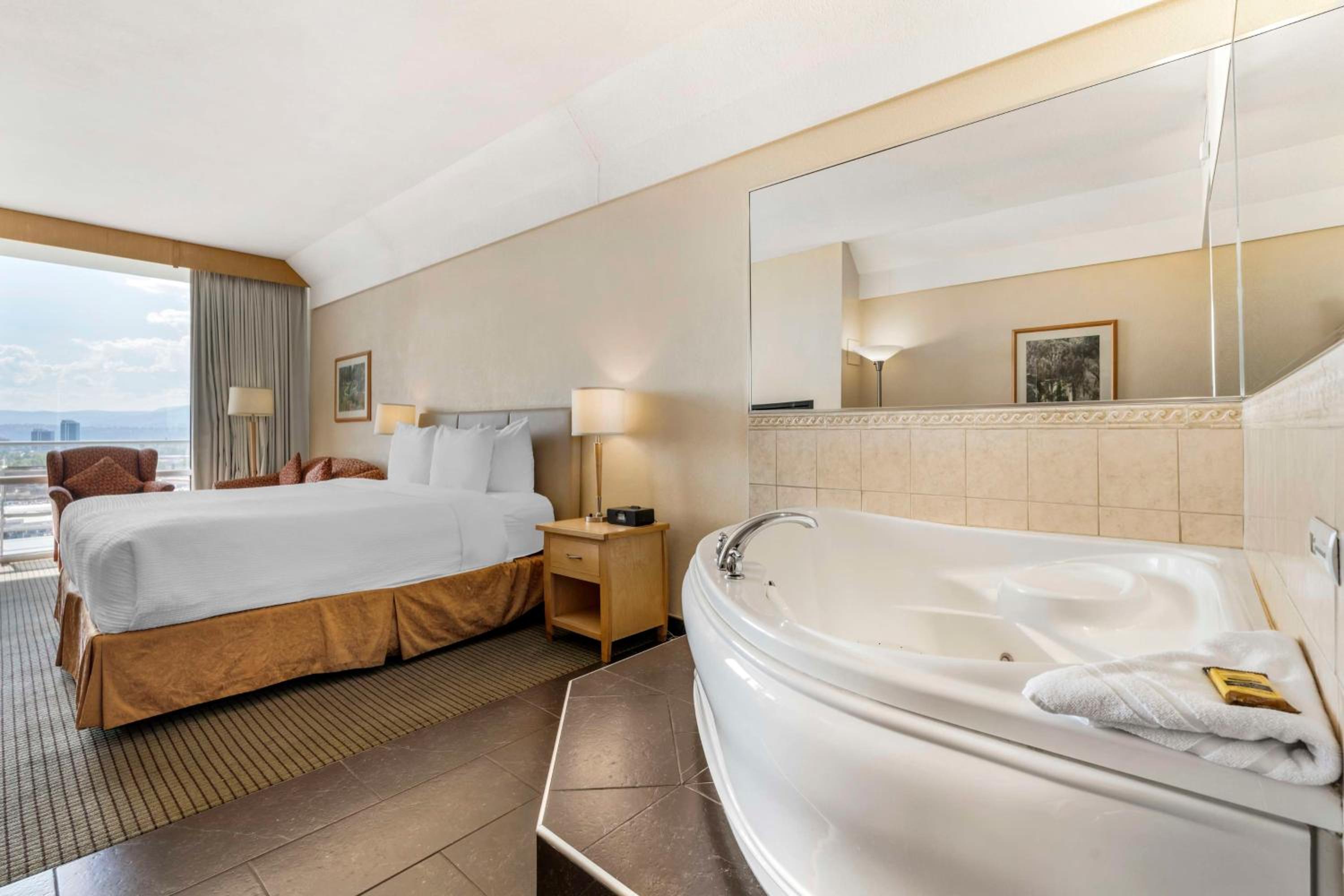 King Room with Balcony - Non-Smoking - Photo 1
