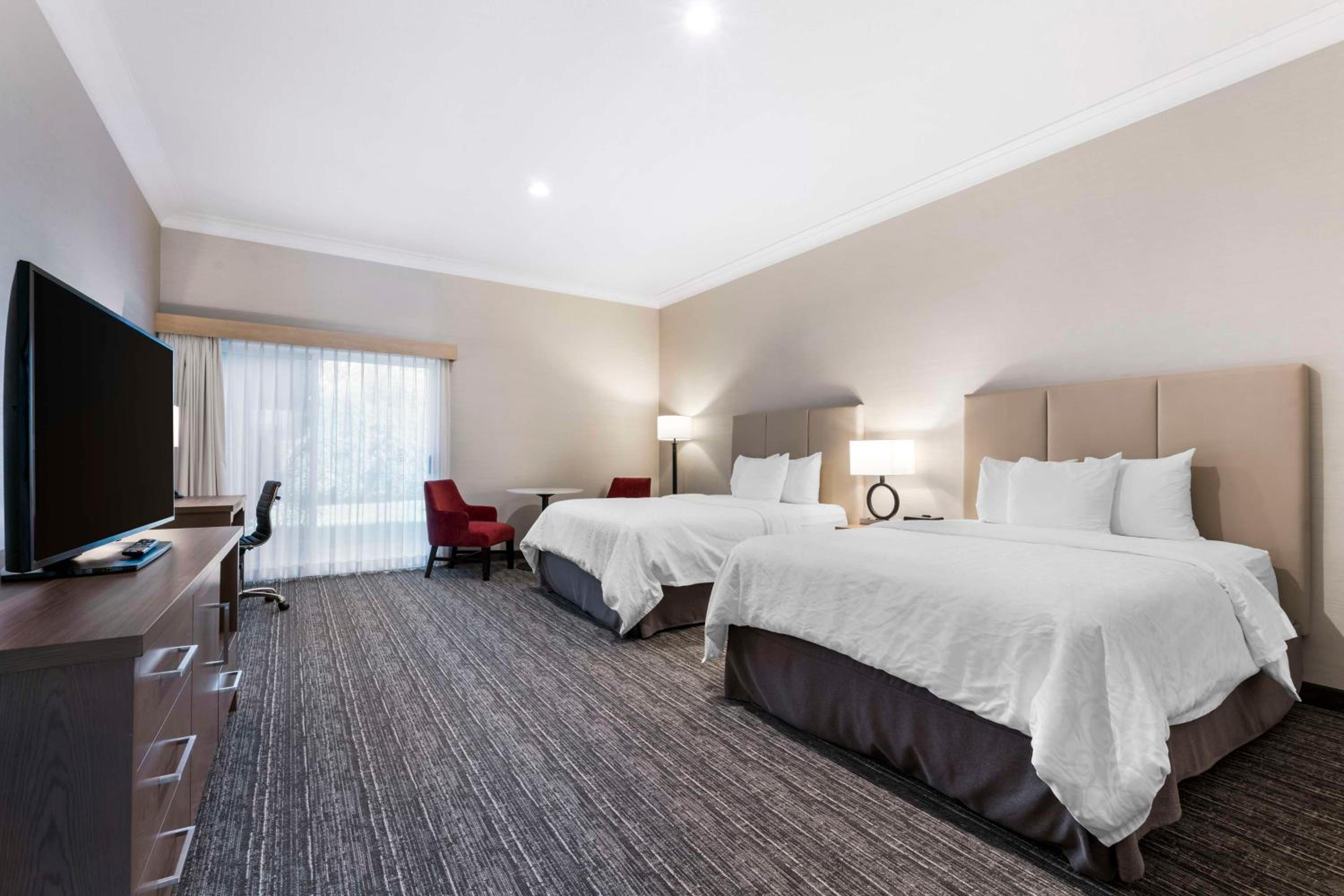 Queen Room with Two Queen Beds - Non-Smoking - Photo 1