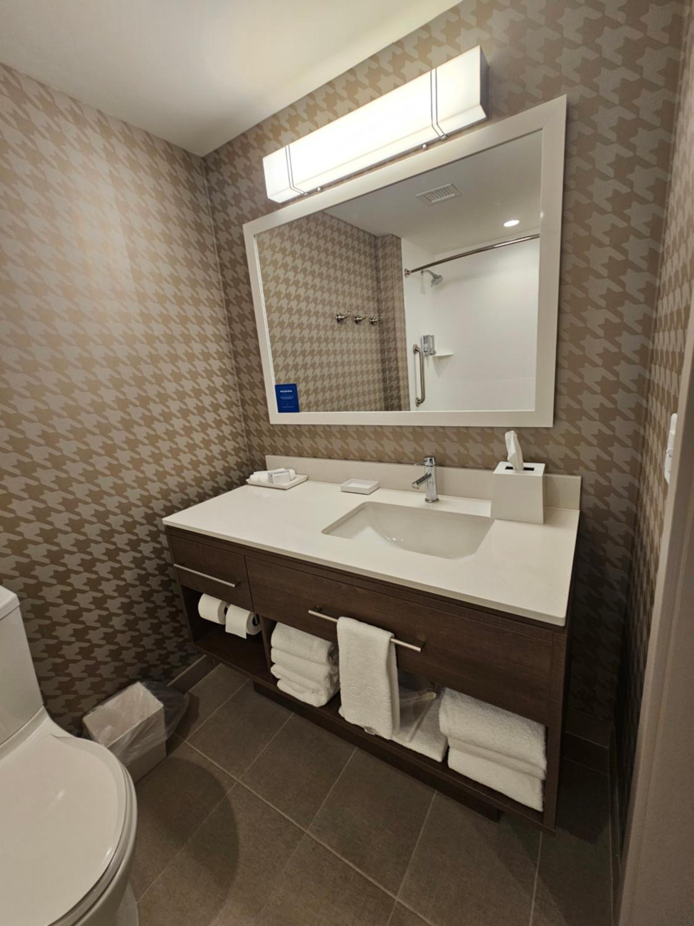 Studio Suite with Two Queen Beds - Photo 2