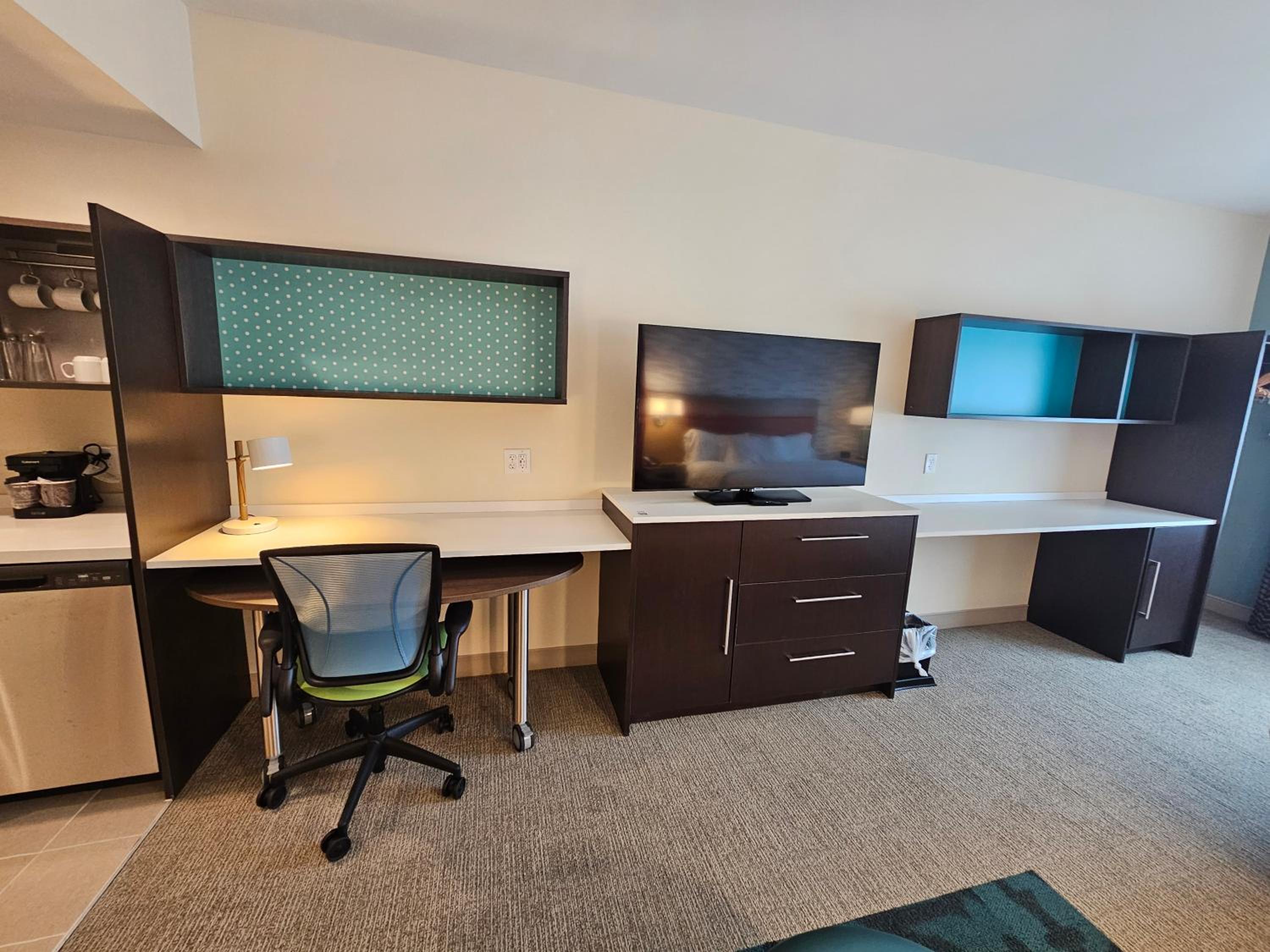 King Studio Suite - Photo 8