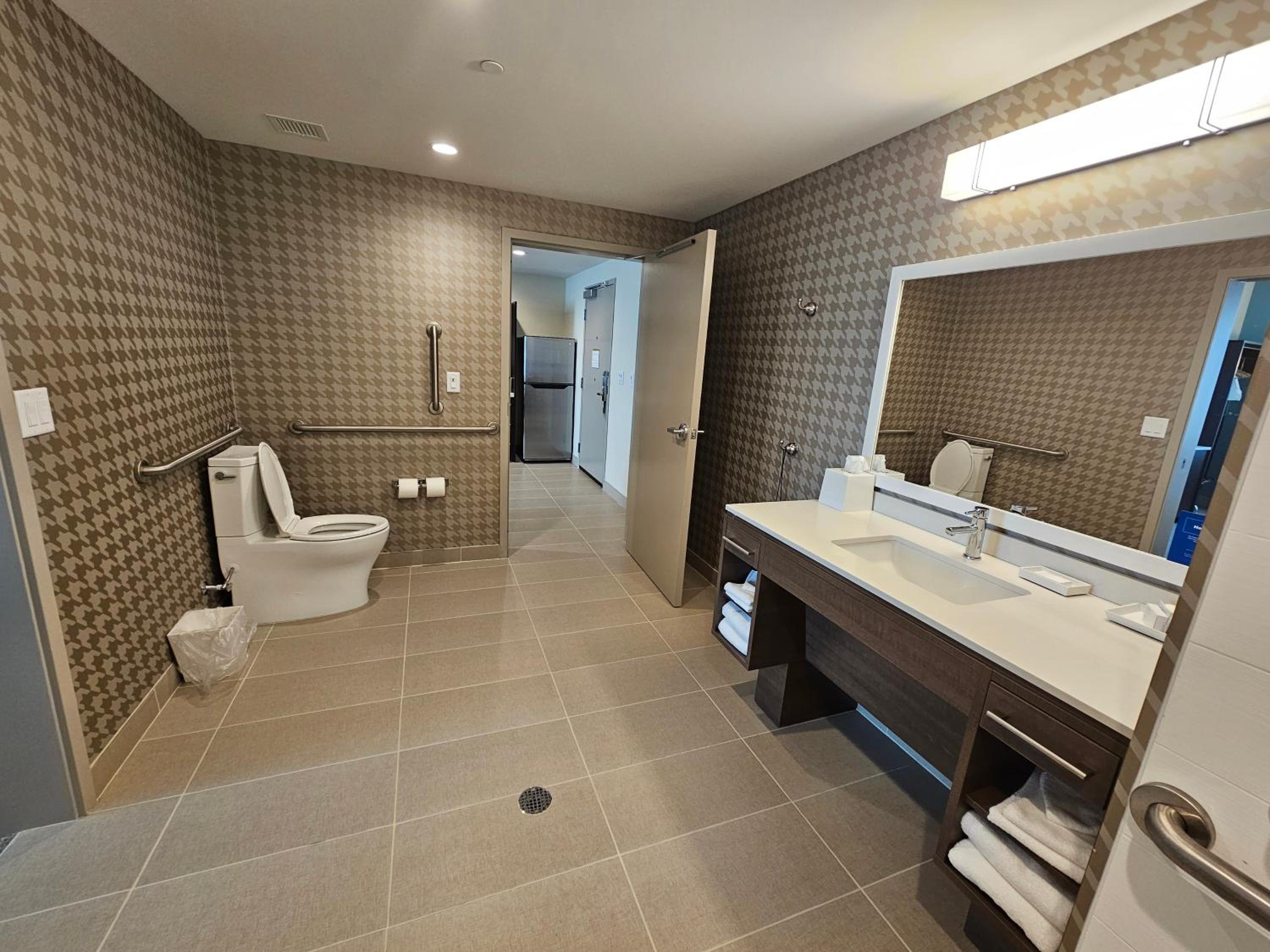 King Suite with Roll-In Shower - Mobility Accessible  - Photo 4