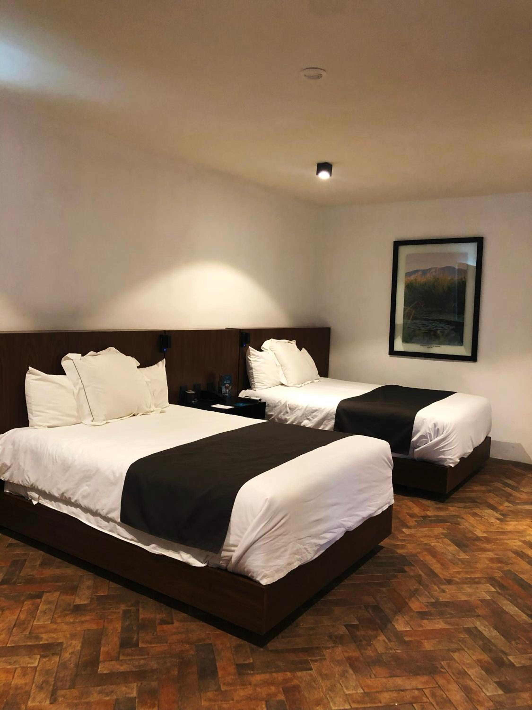 Queen Room with Two Queen Beds - Disability Access - Photo 1