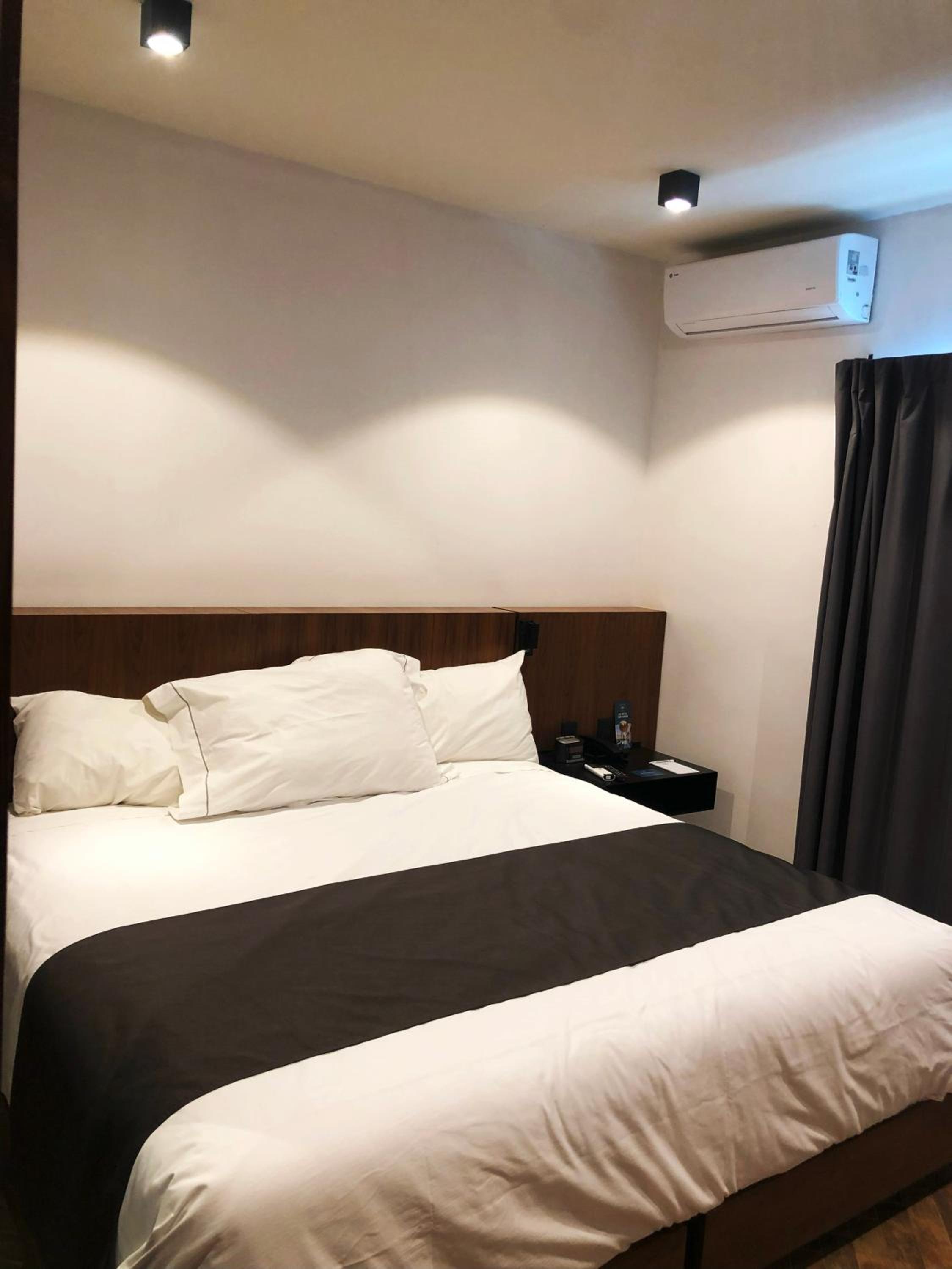 Deluxe Family Suite - Photo 1