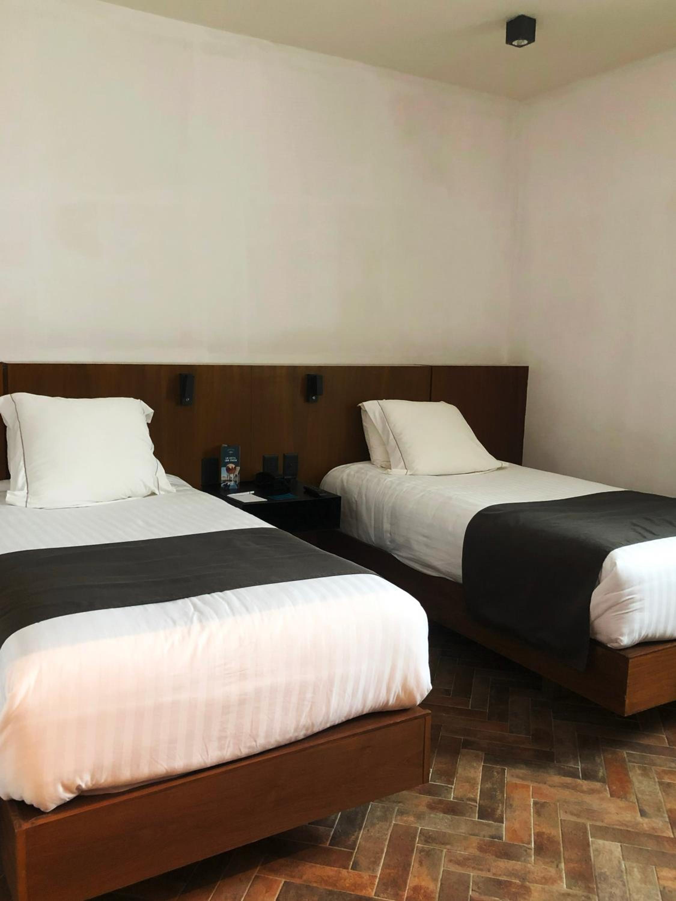 Deluxe Family Suite - Photo 3