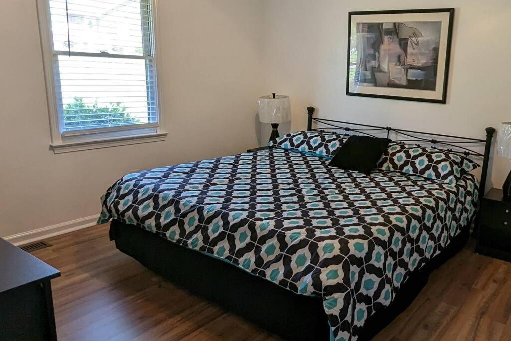 Three-Bedroom House photo 1