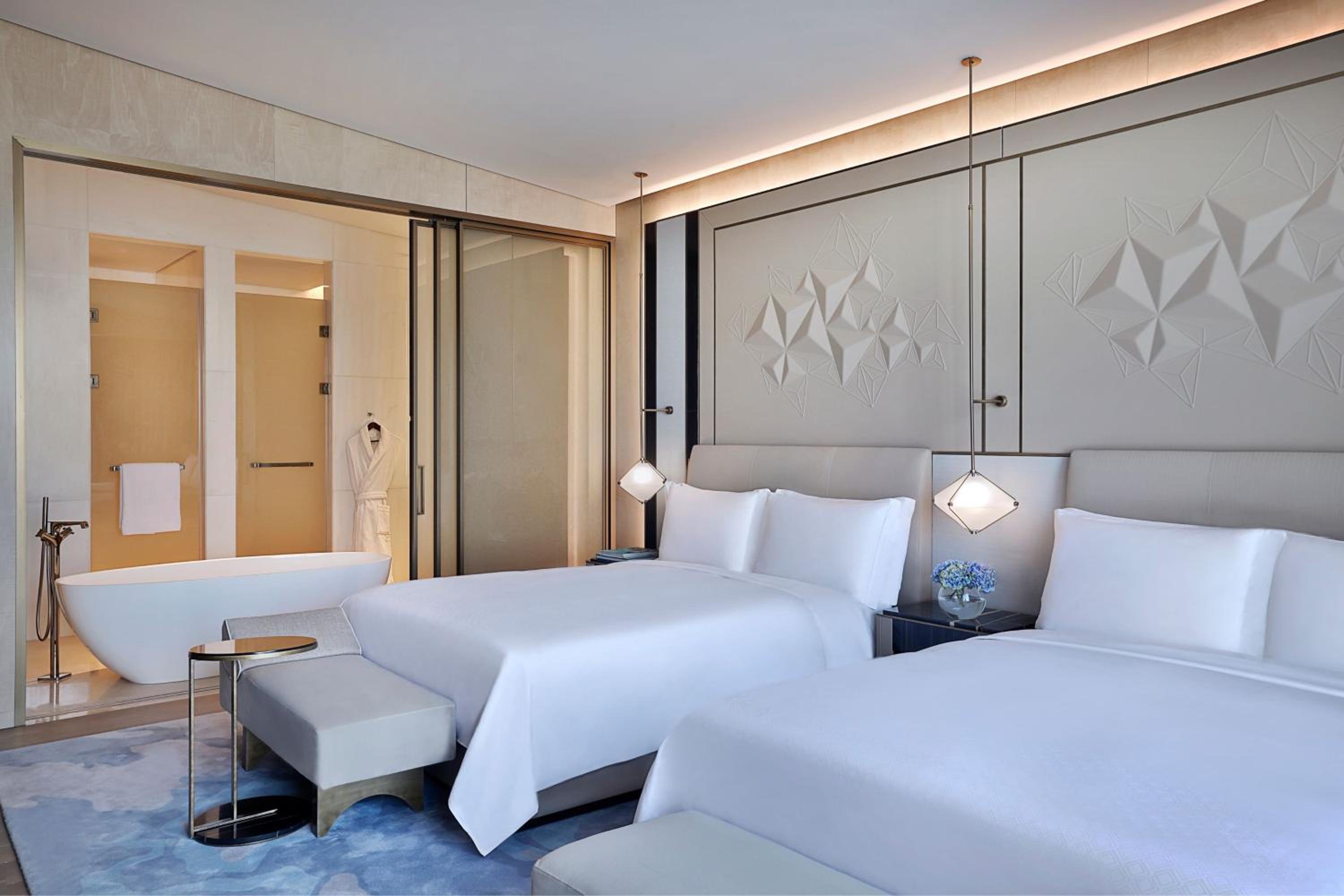 Deluxe Double Room with Two Double Beds and City View