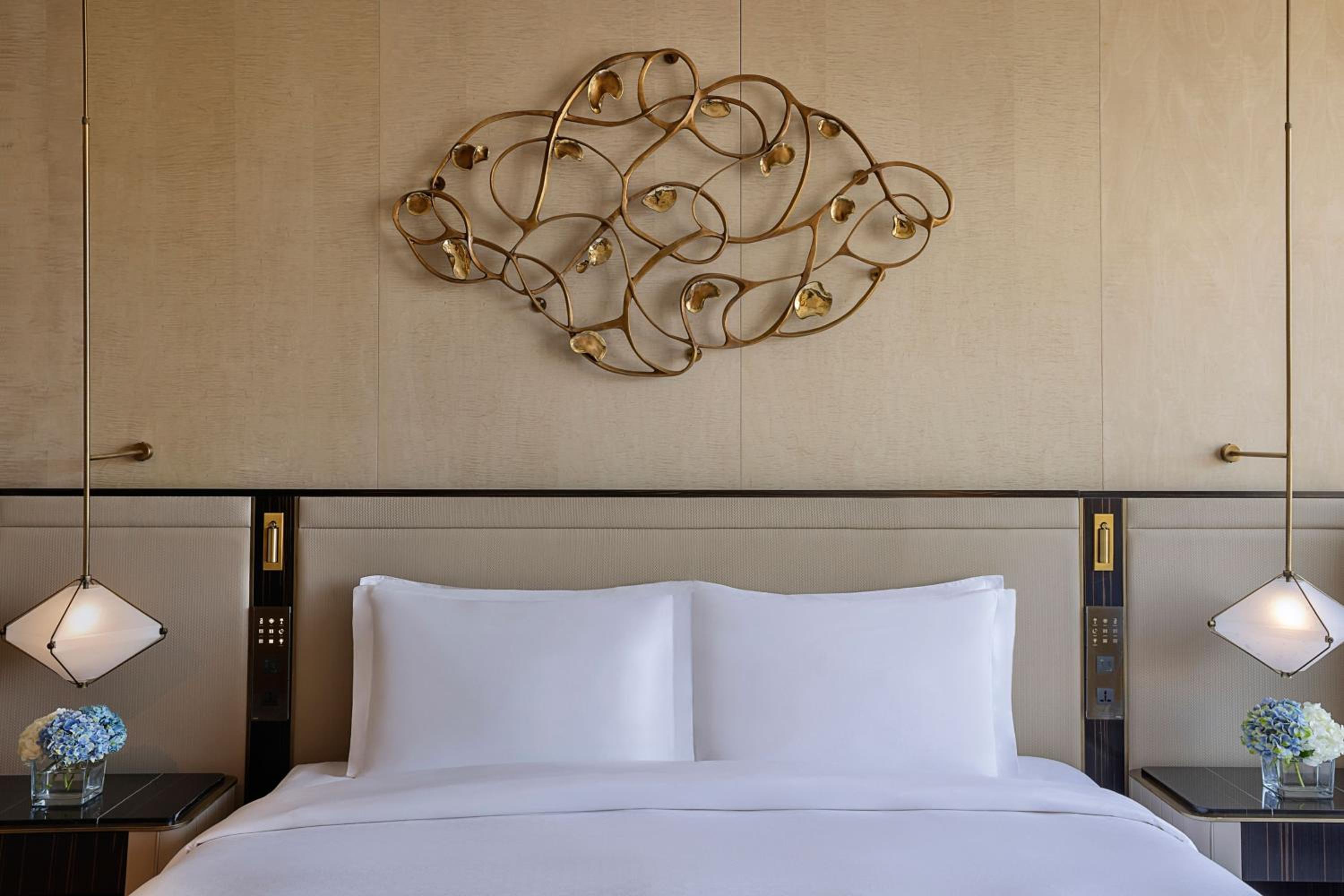St. Regis Suite, 1 Bedroom Suite, 1 King,  City View