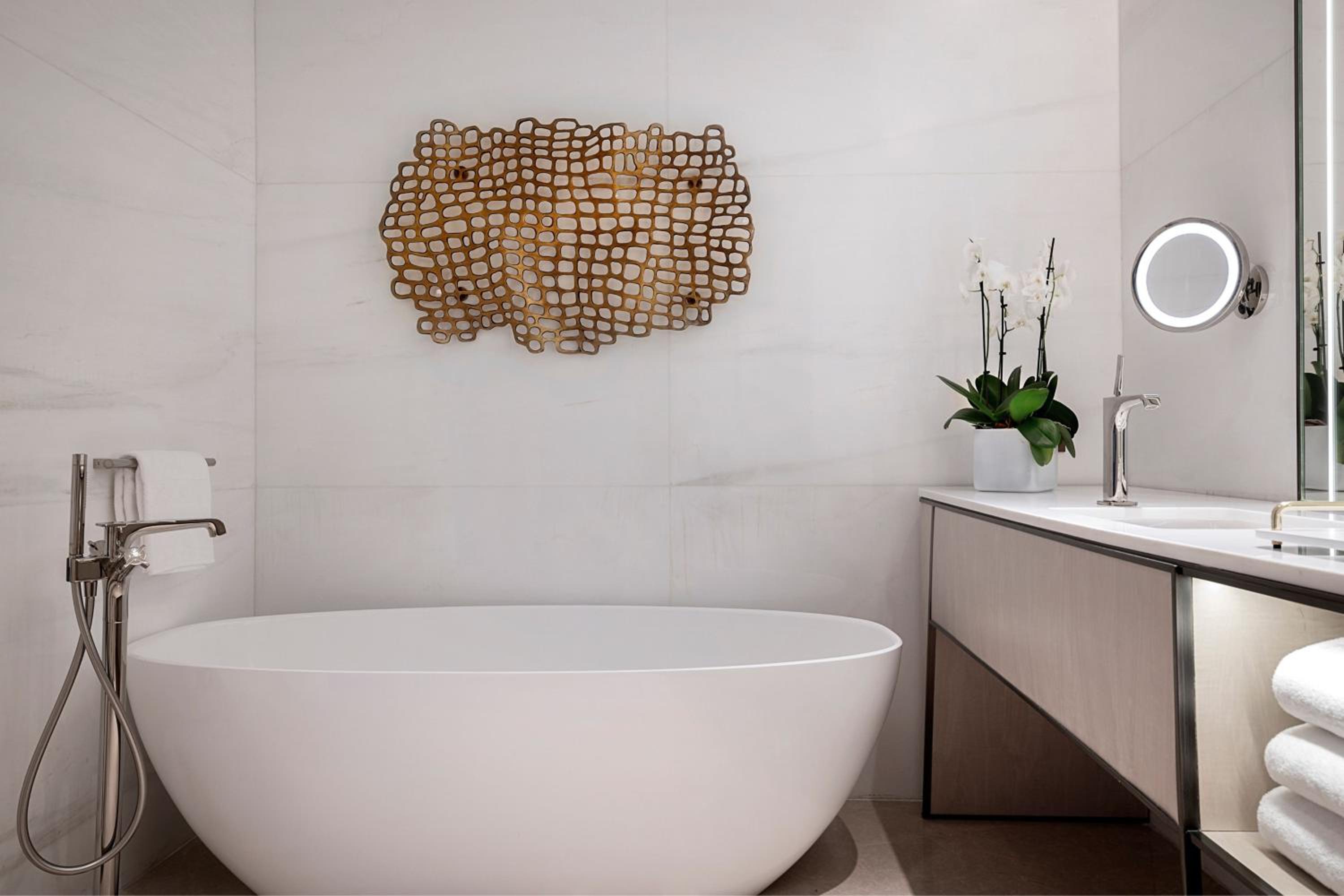 John Jacob Astor Executive King Suite