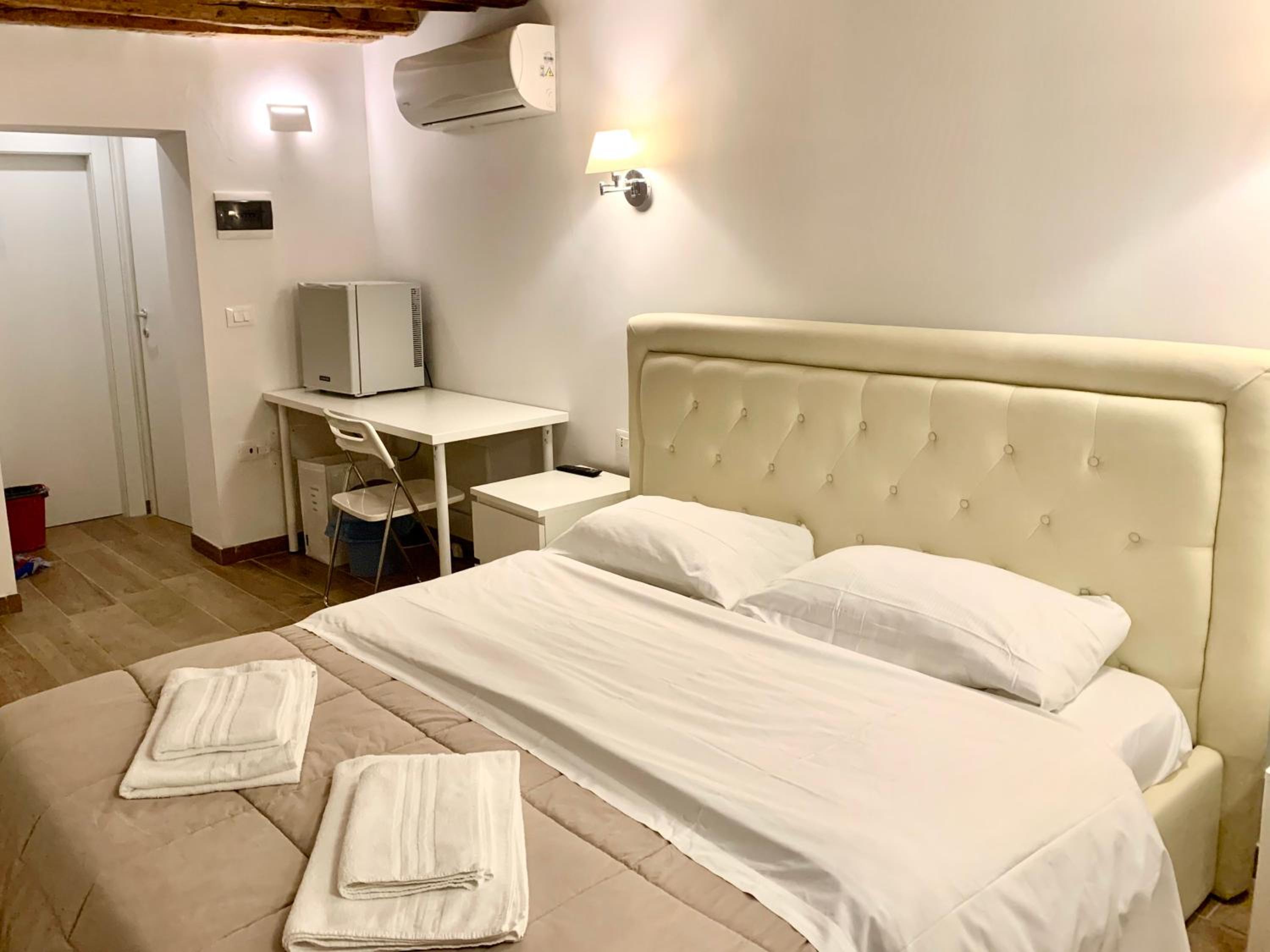 Double Room photo 2