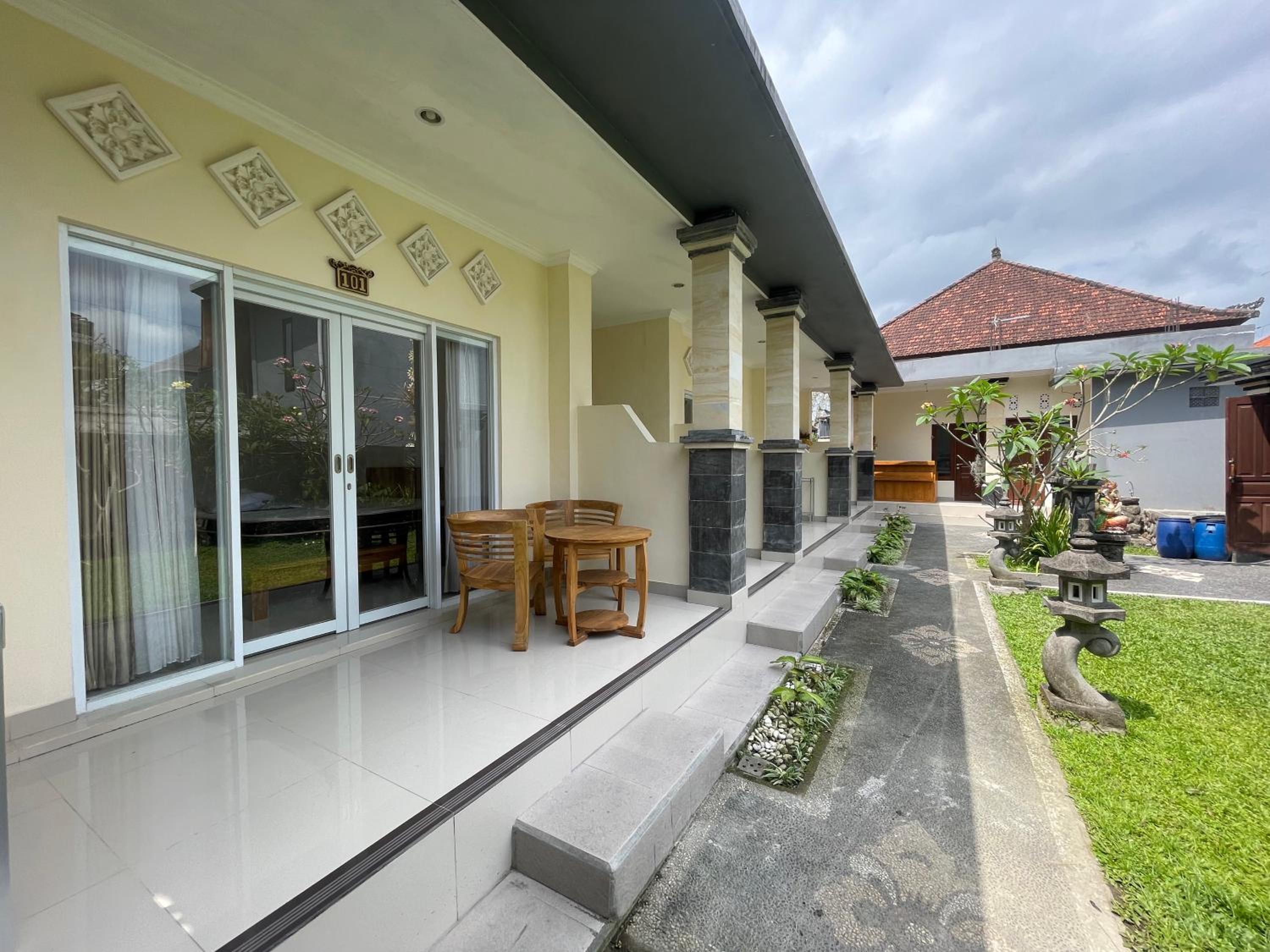 Standard Double Room - Photo 8