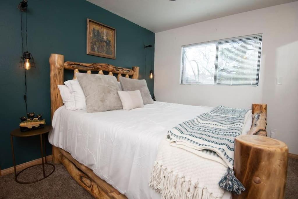 Three-Bedroom House photo 1