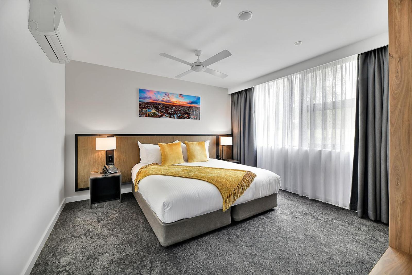 Premier King Suite - Photo 13