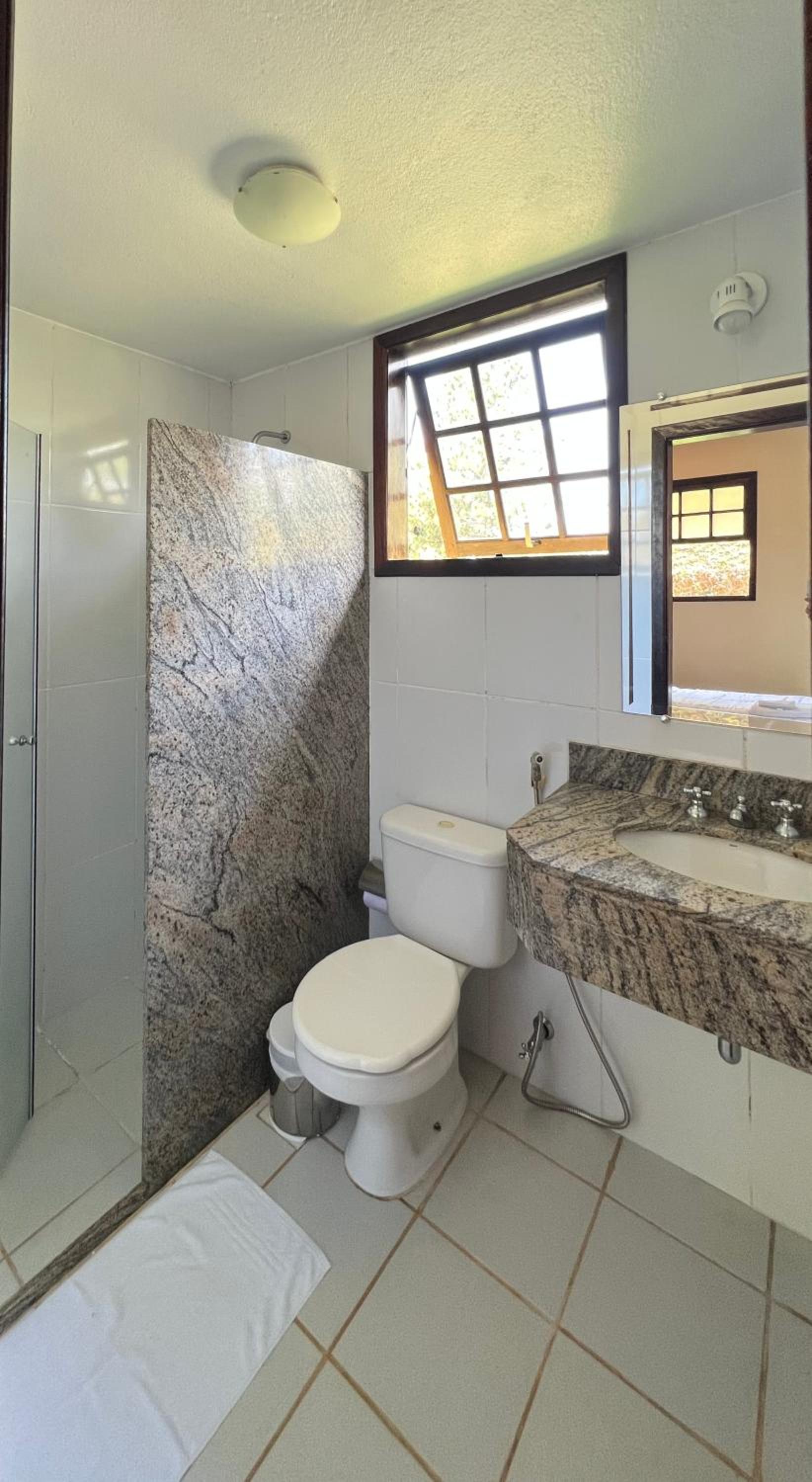 Standard Suite - Photo 6