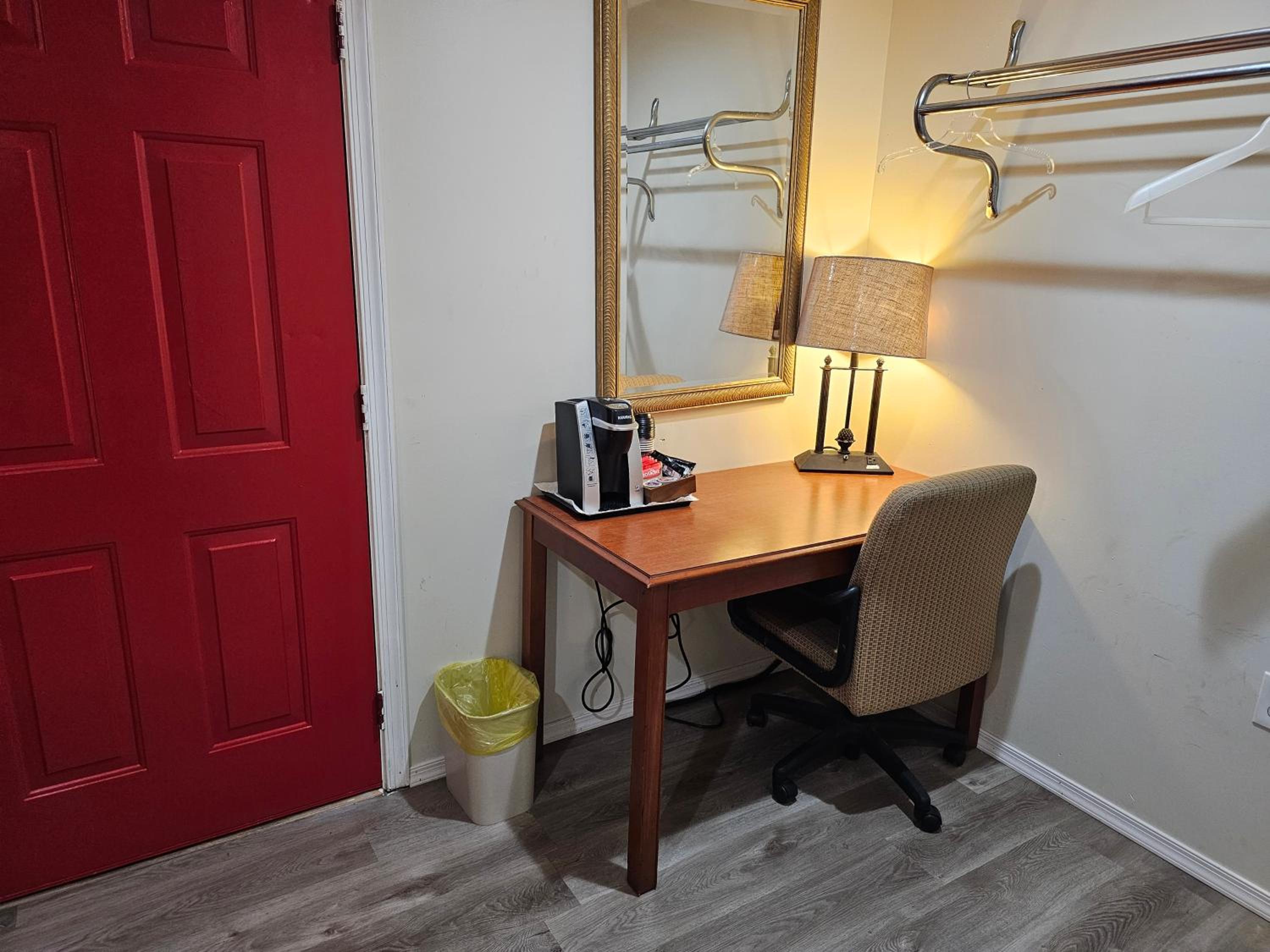 Deluxe Double Room (1 adult + 2 children) - Photo 8