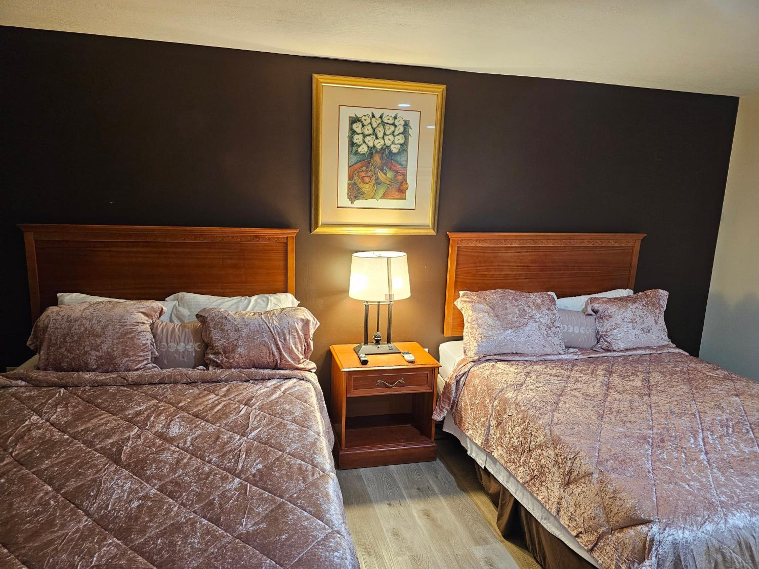 Deluxe Double Room (1 adult + 2 children) - Photo 1
