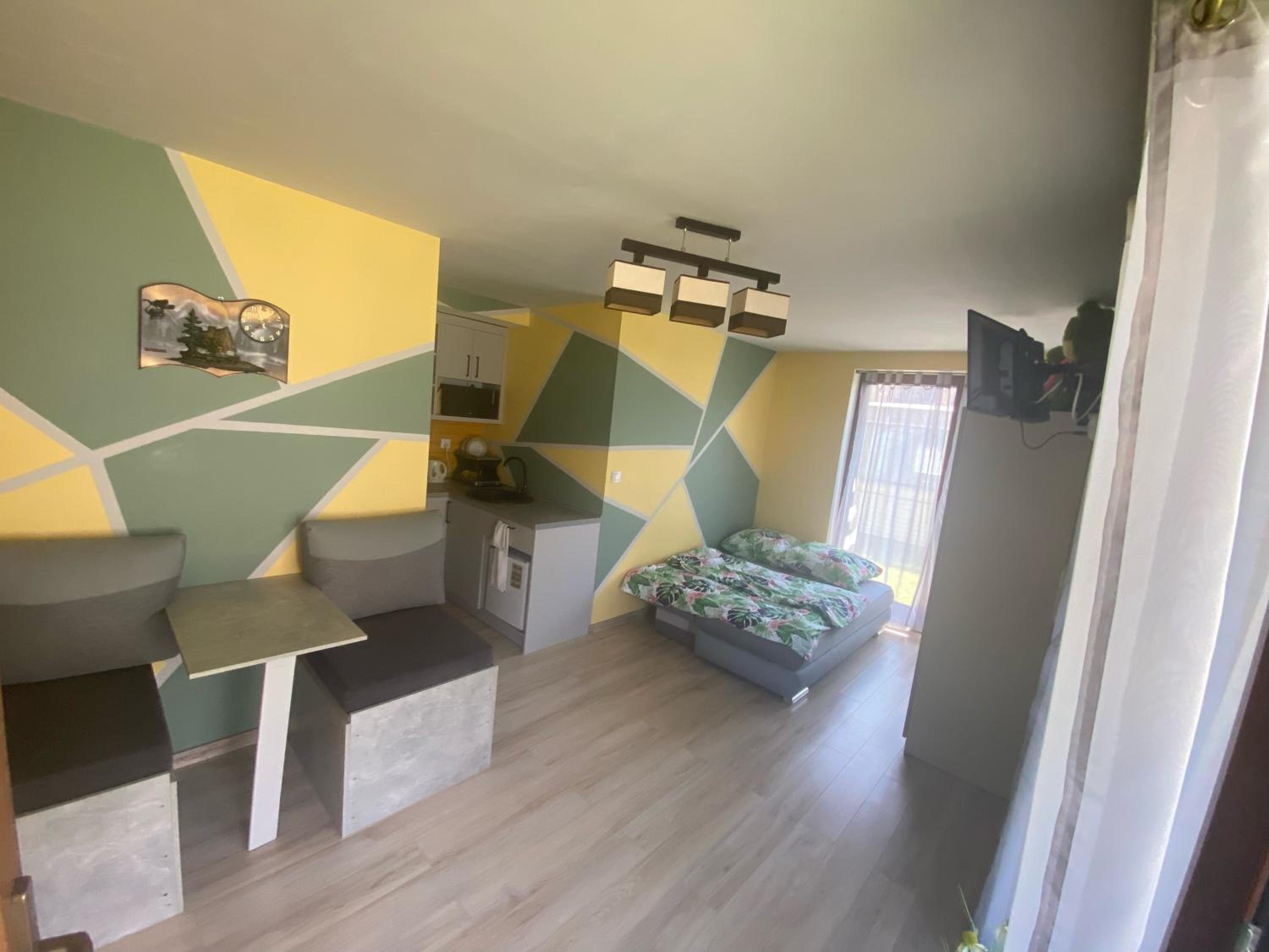 Studio Apartment - Photo 3