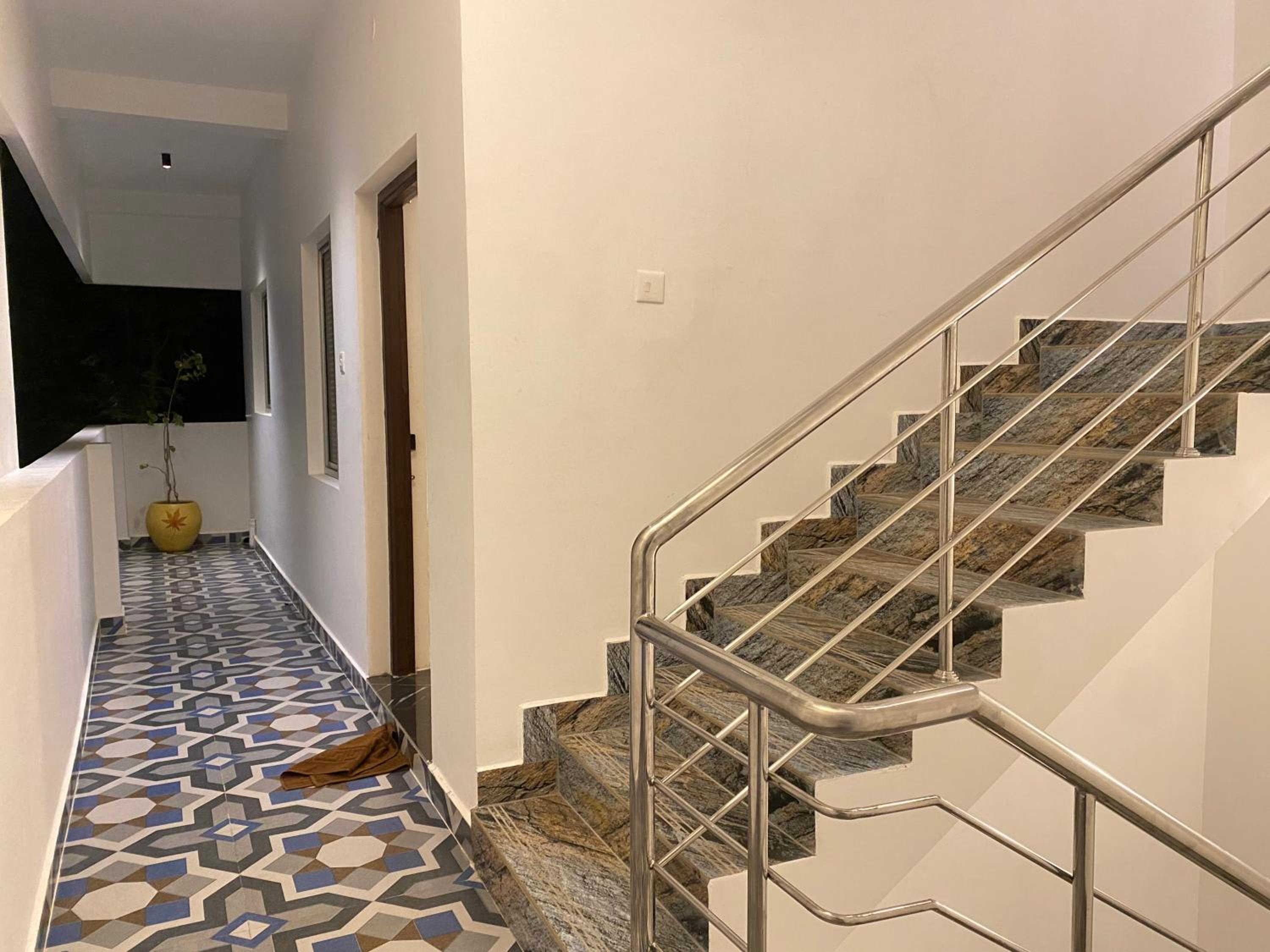 King Suite with Balcony - Photo 8