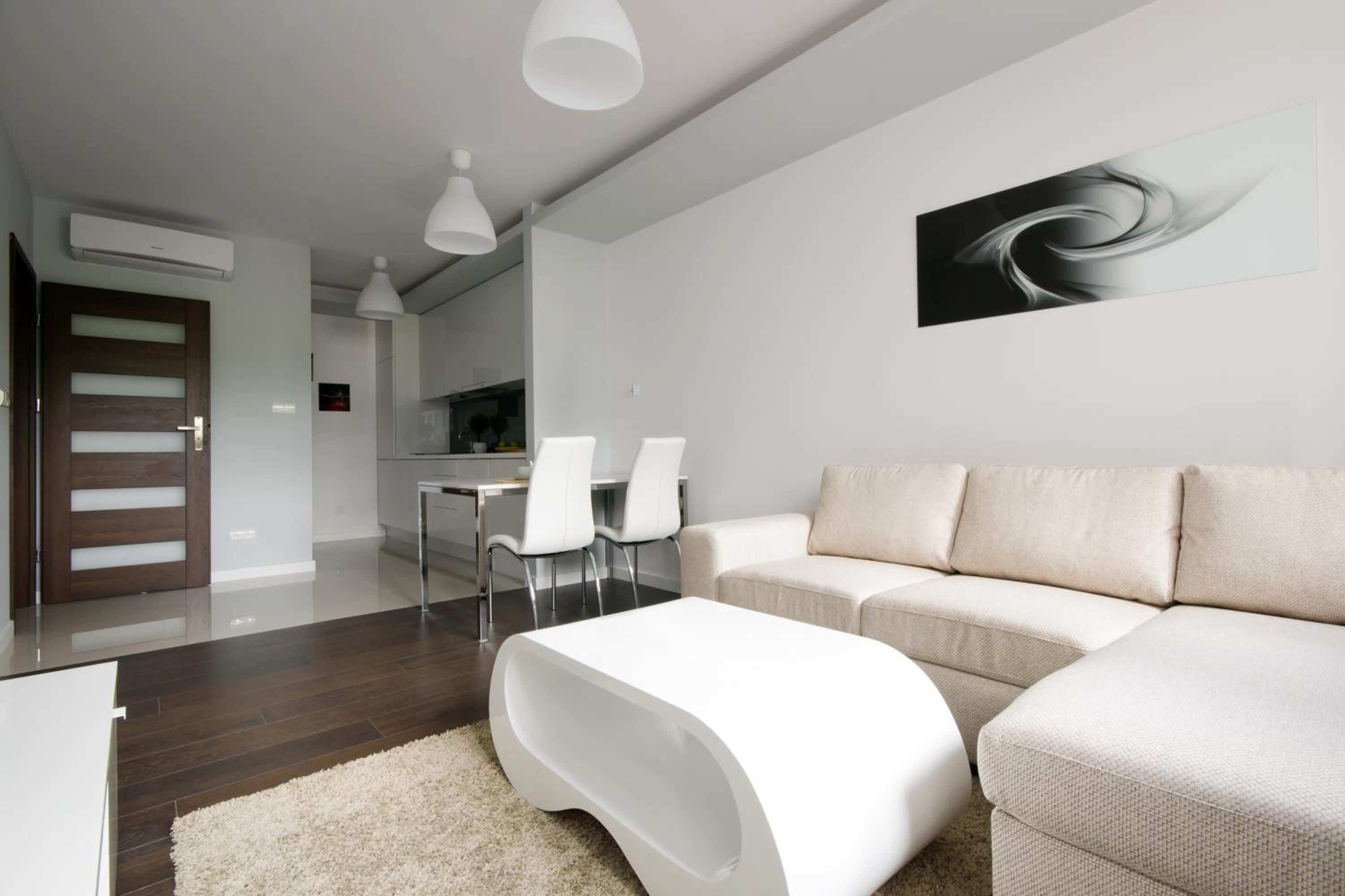 Deluxe One-Bedroom Apartment