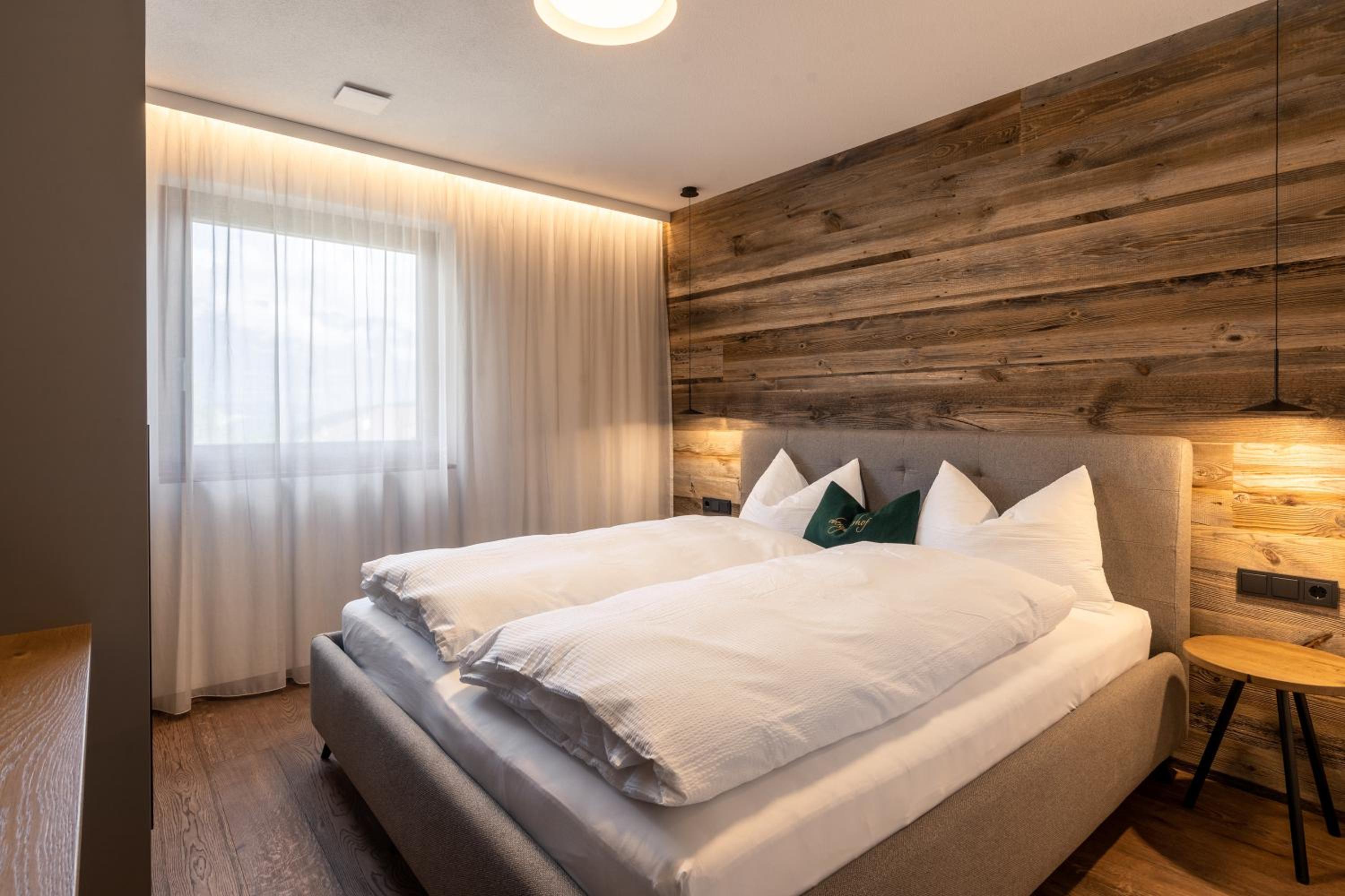 Two-Bedroom Deluxe Apartment with Garden View