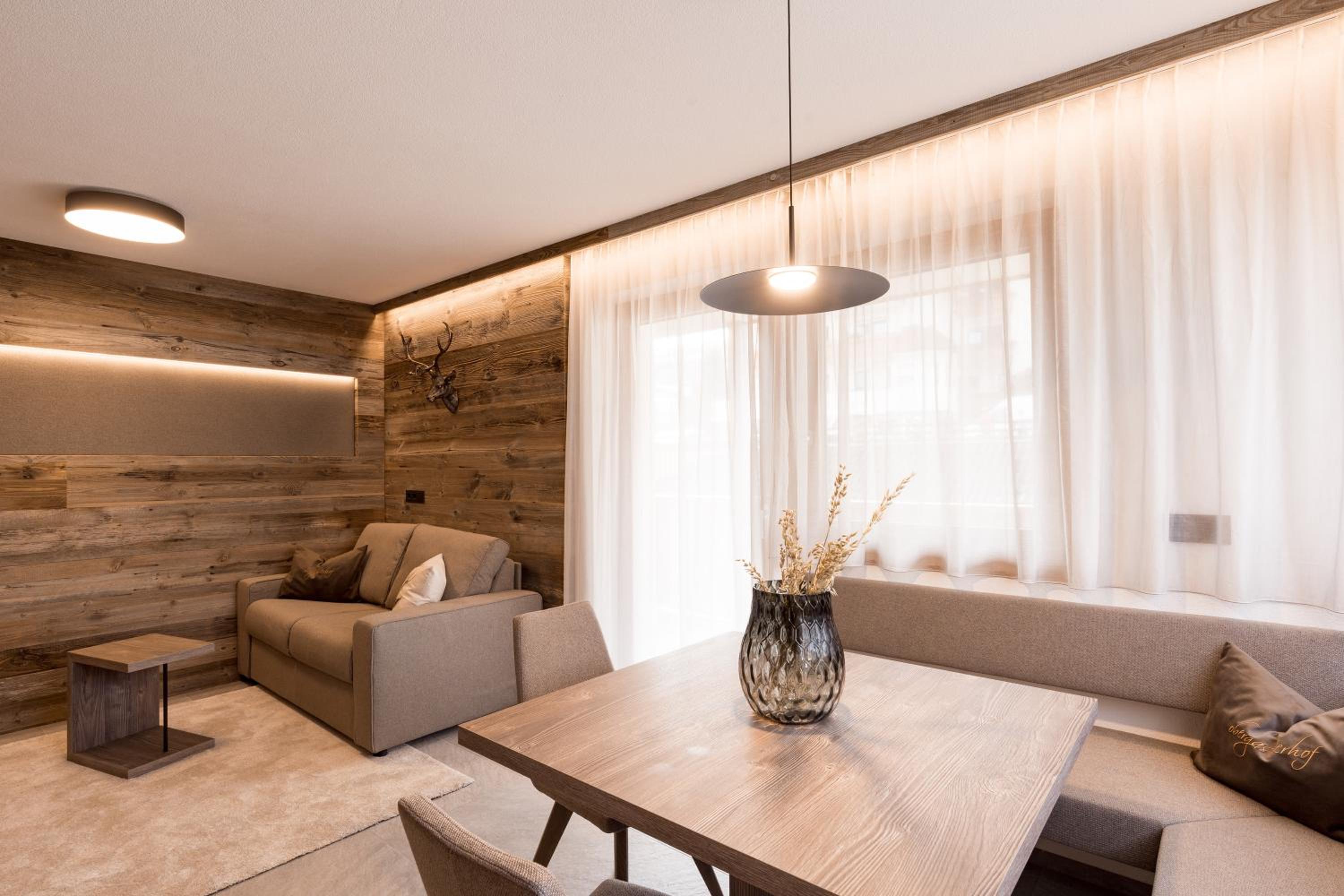 Two-Bedroom Deluxe Apartment with Garden View