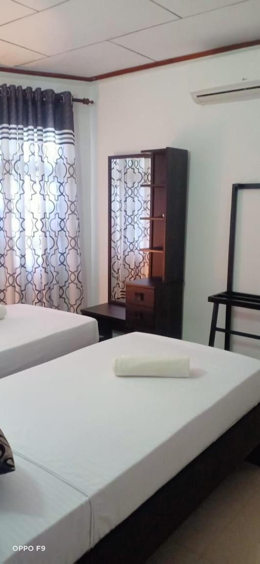 Standard Twin Room photo 2