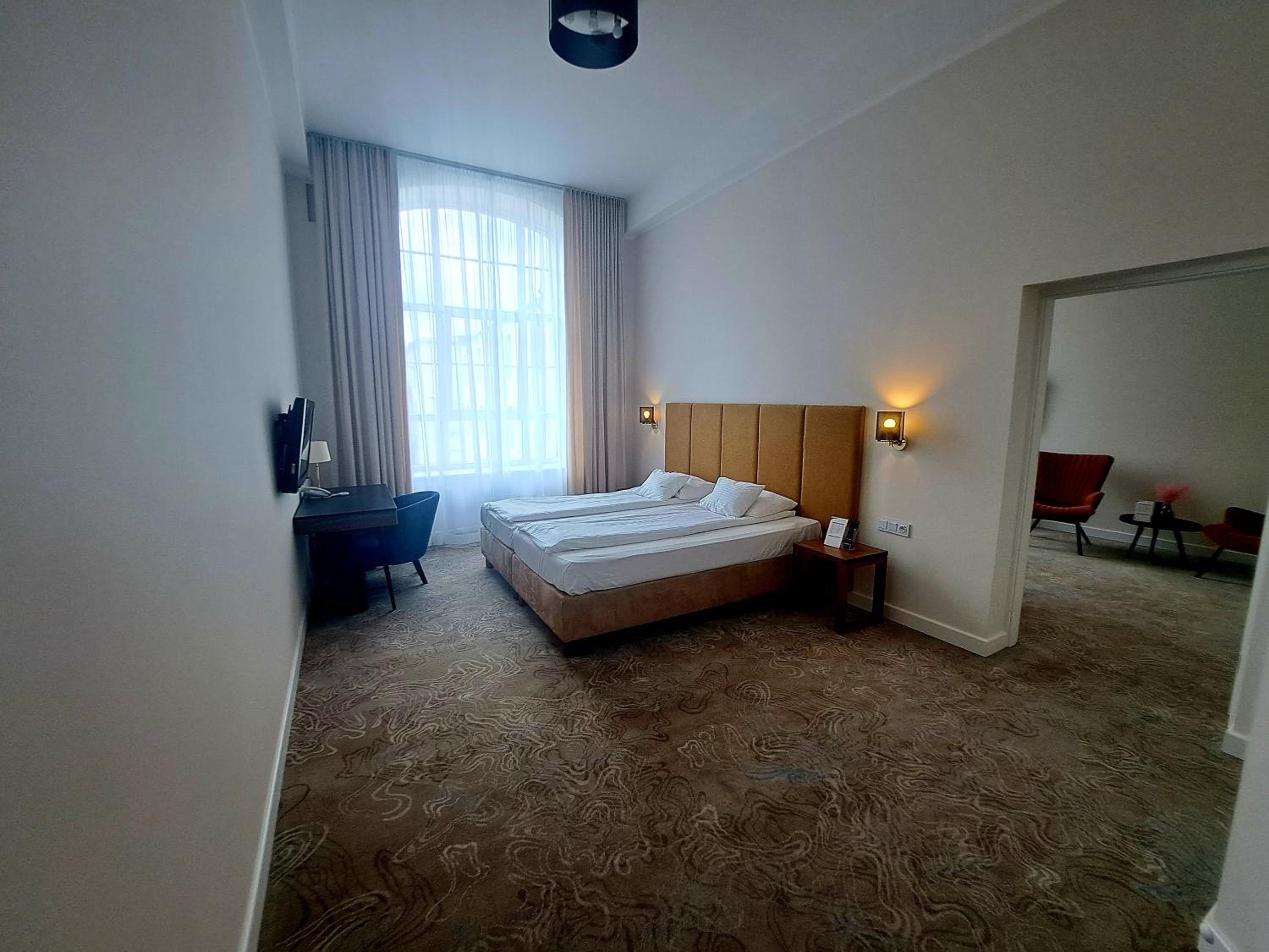 Apartment - Photo 2