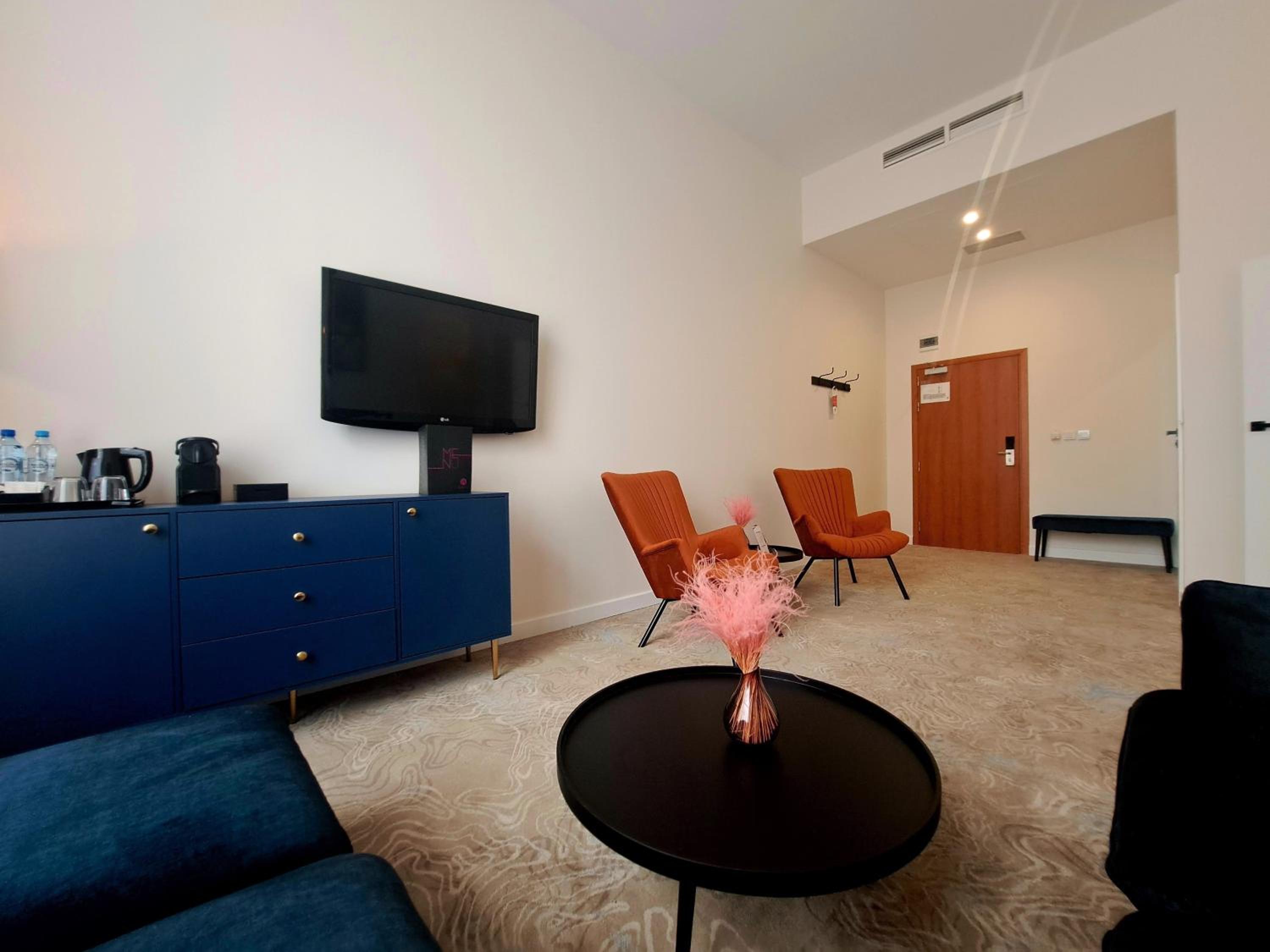 Apartment - Photo 1