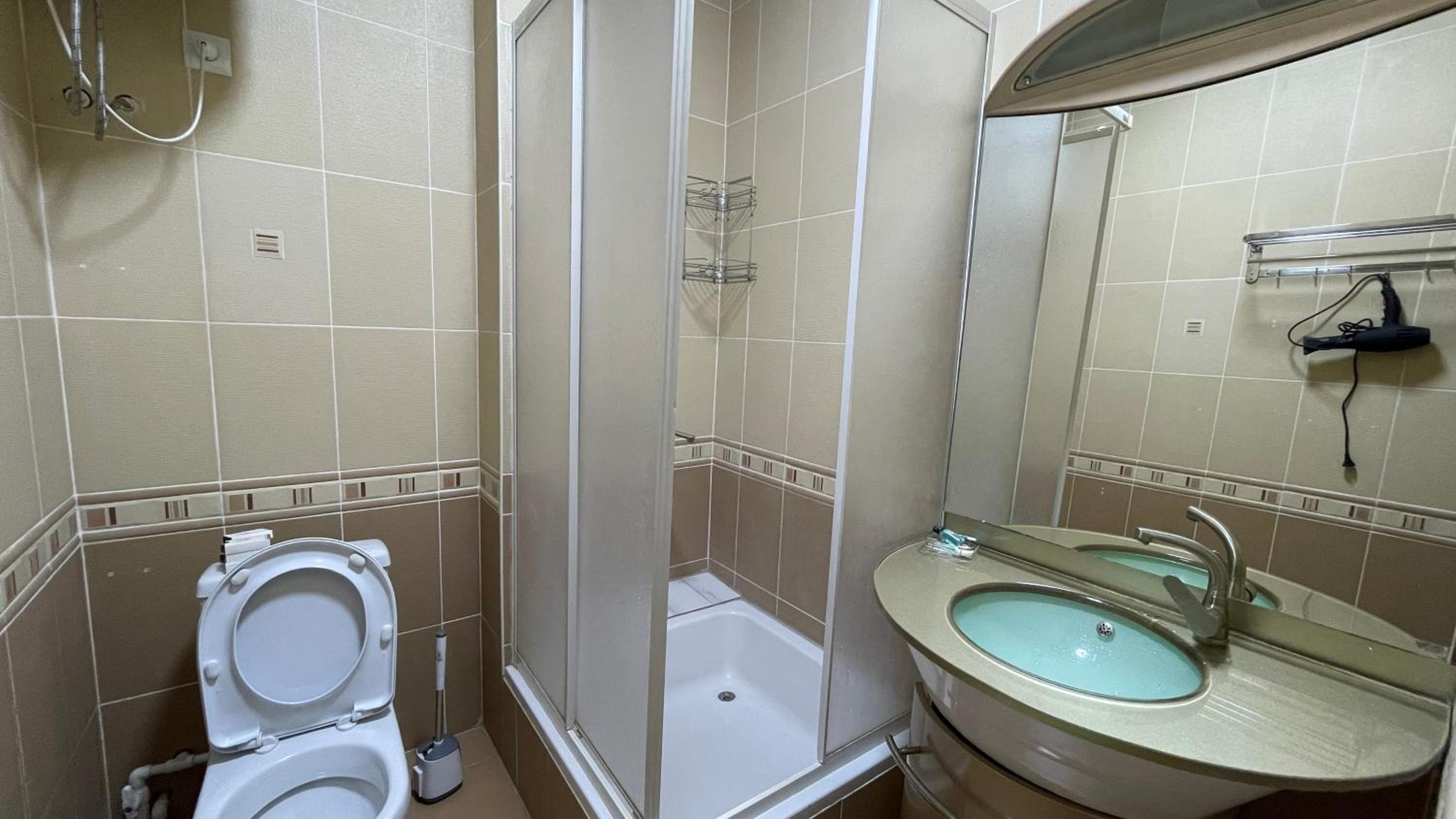Double Room With Two Double Beds photo 3