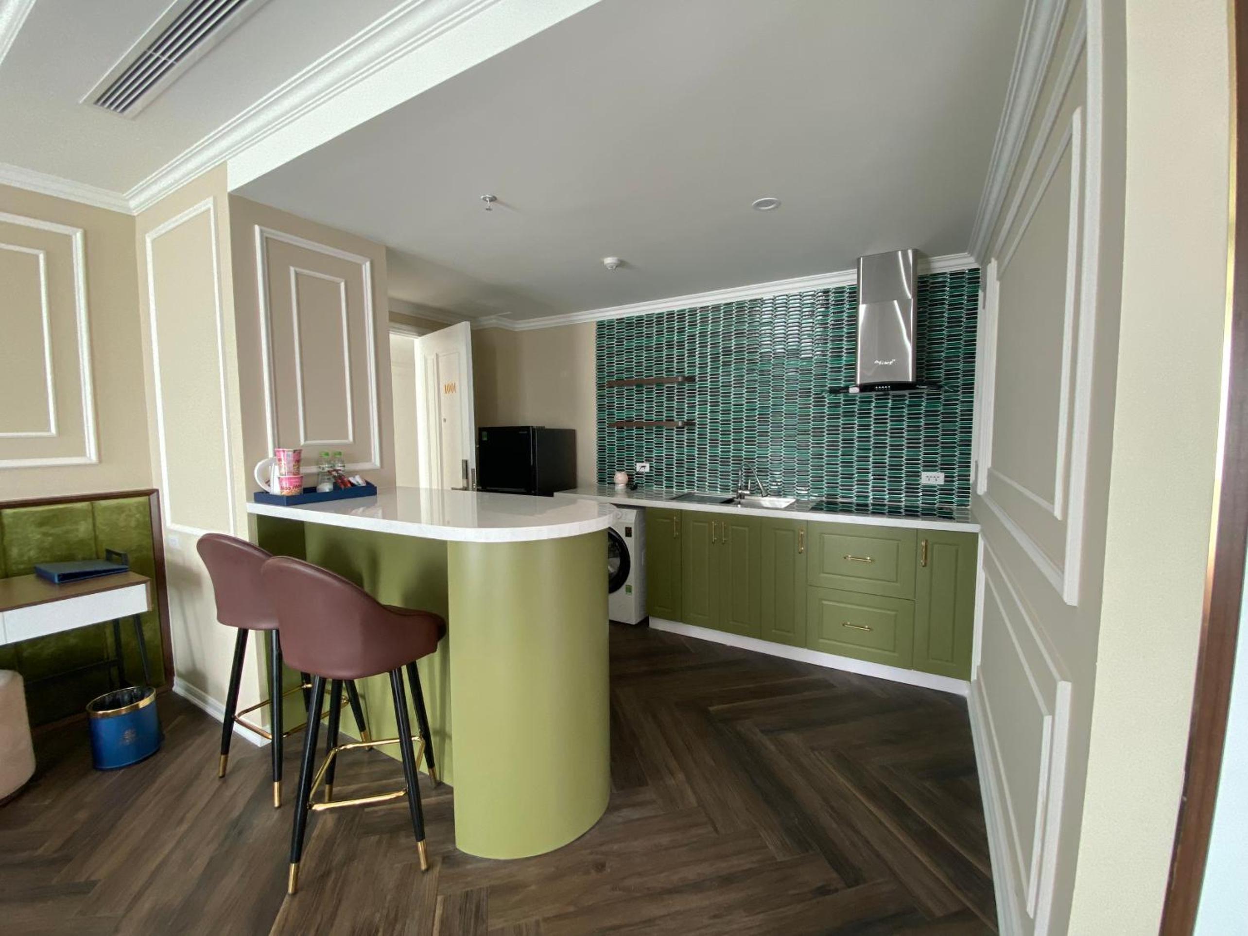 Suite - Photo 4